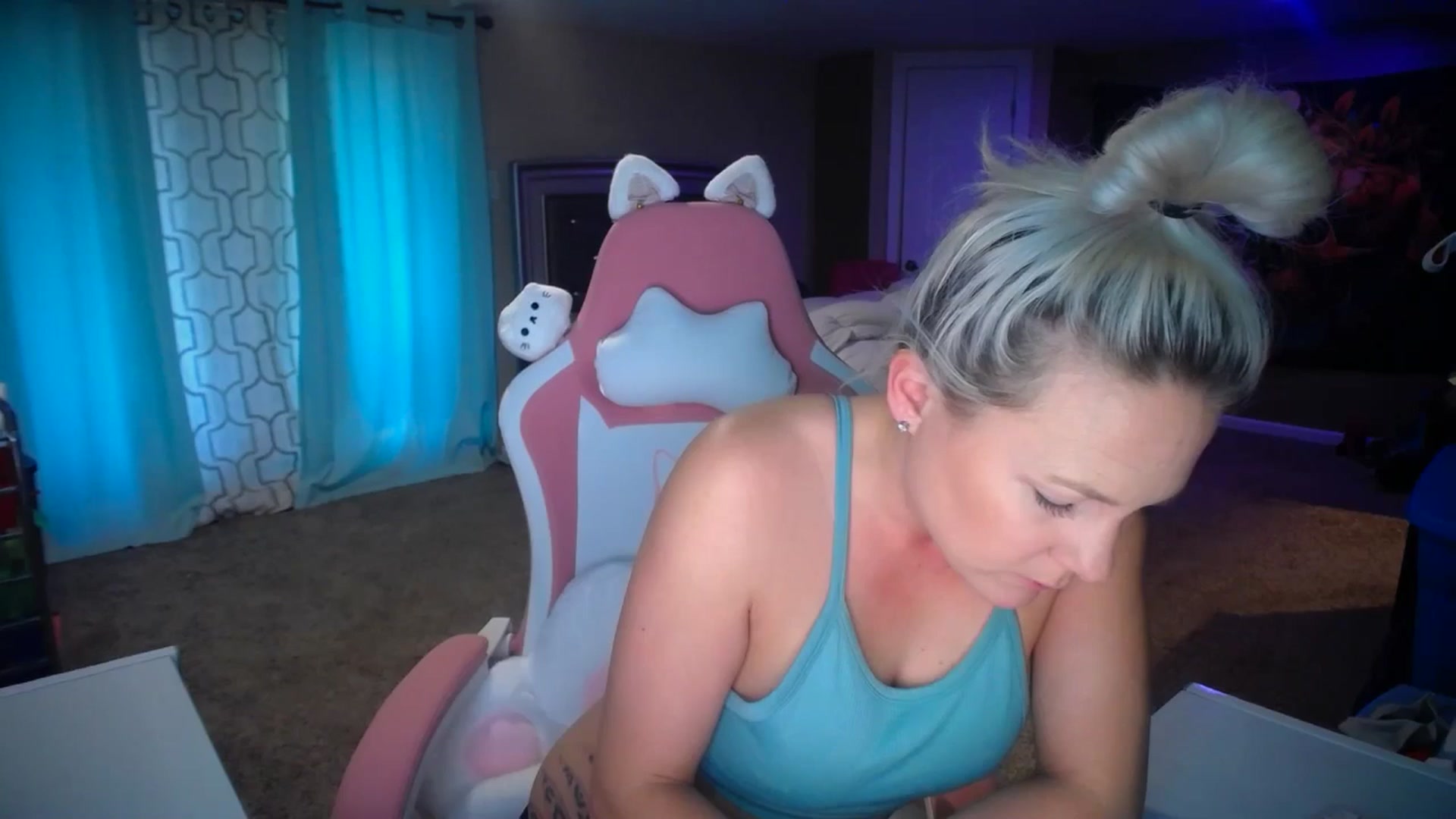 Gallery image thumbnail from AshlynnStorm's myfreecams stream on, 02/03/2025, 19:33 image 8 of 20