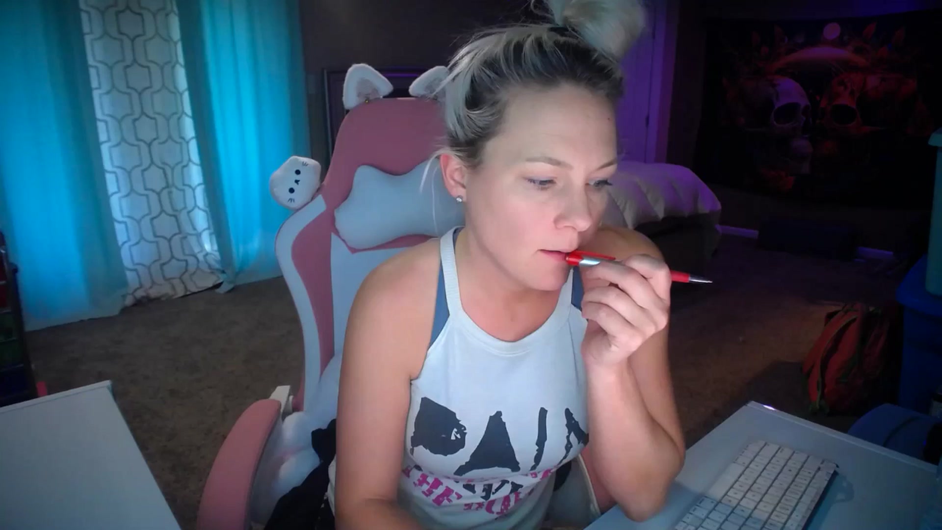 Gallery image thumbnail from AshlynnStorm's myfreecams stream on, 02/10/2025, 21:14 image 9 of 20