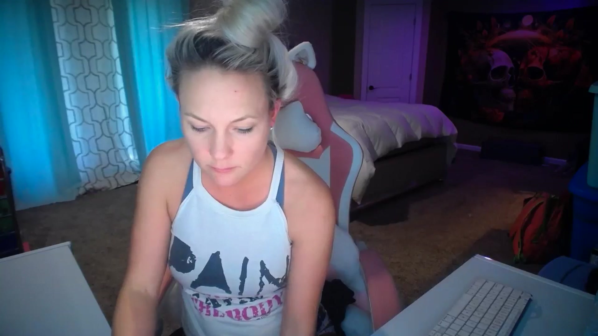 Gallery image thumbnail from AshlynnStorm's myfreecams stream on, 02/10/2025, 21:14 image 4 of 20