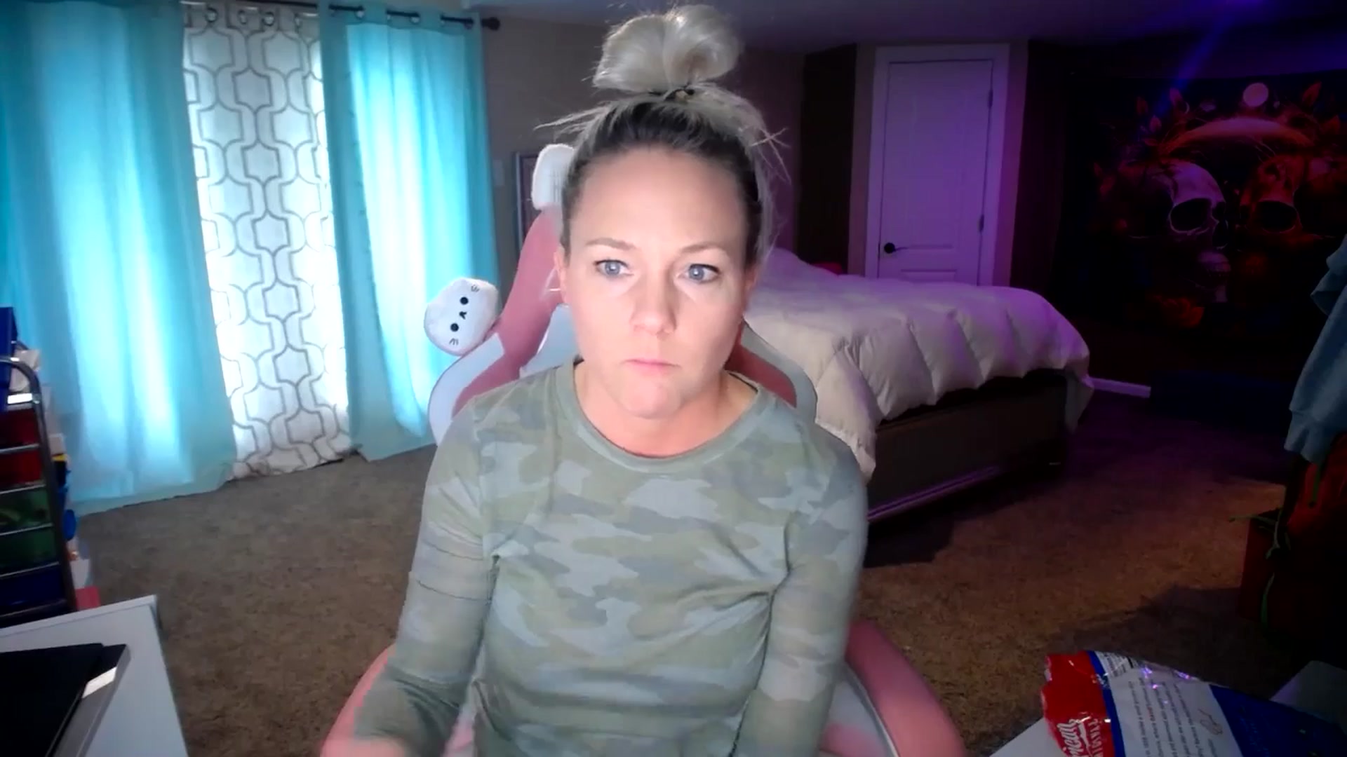 Gallery image thumbnail from AshlynnStorm's myfreecams stream on, 02/19/2025, 21:22 image 4 of 20