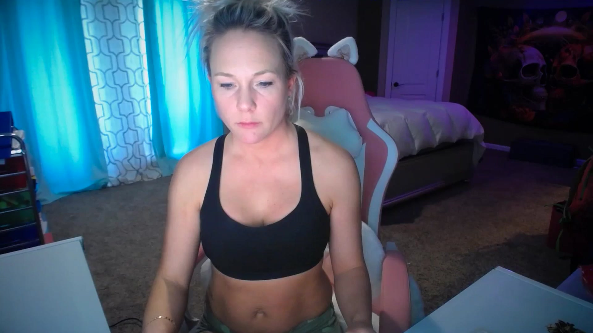 Gallery image thumbnail from AshlynnStorm's myfreecams stream on, 02/20/2025, 20:18 image 18 of 20