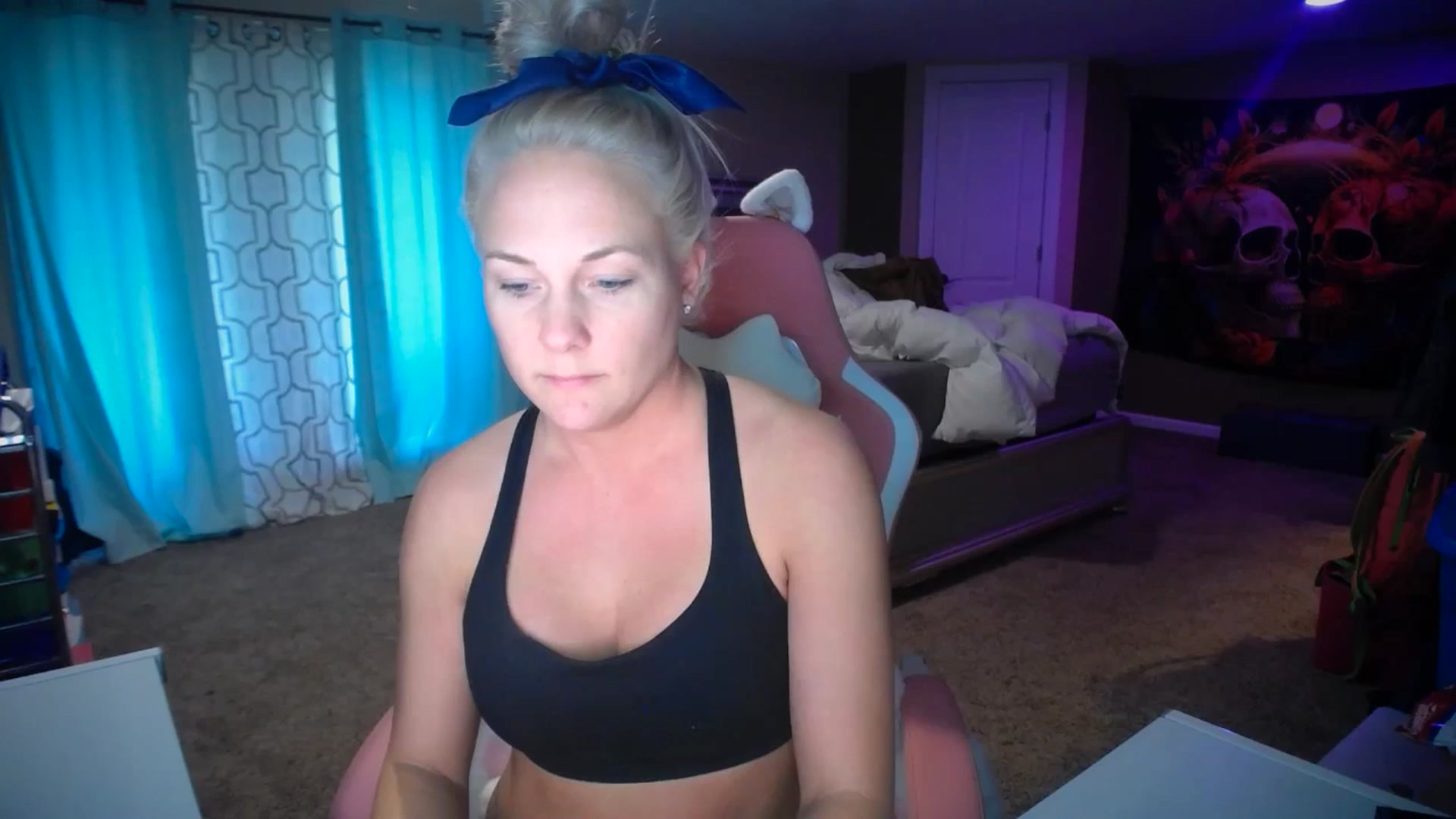Gallery image thumbnail from AshlynnStorm's myfreecams stream on, 02/23/2025, 22:01 image 14 of 20