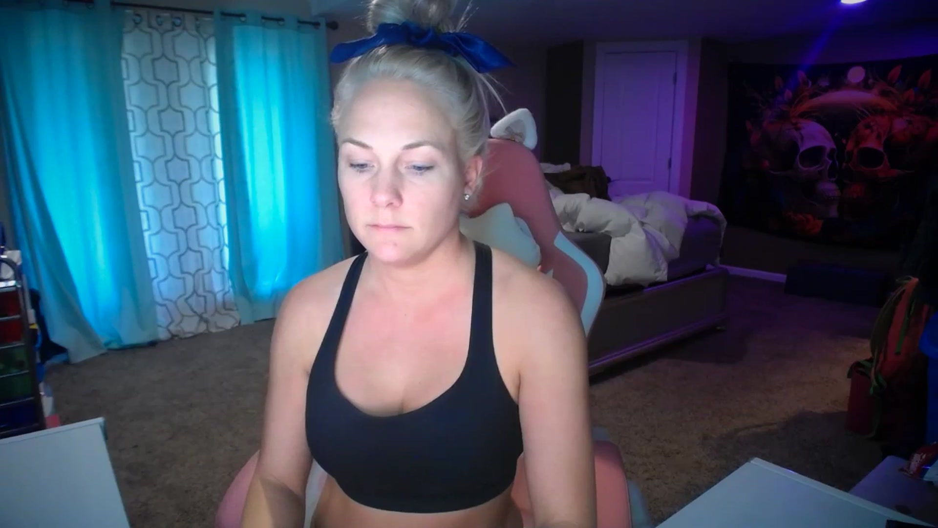 Gallery image thumbnail from AshlynnStorm's myfreecams stream on, 02/23/2025, 22:01 image 12 of 20