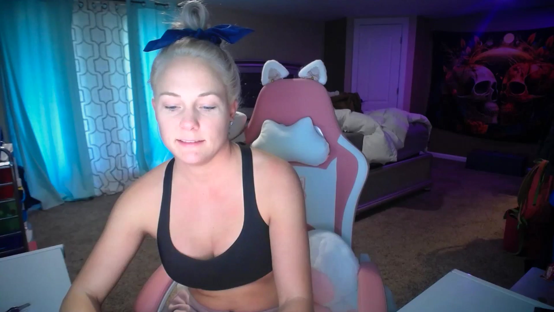 Gallery image thumbnail from AshlynnStorm's myfreecams stream on, 02/23/2025, 22:01 image 4 of 20