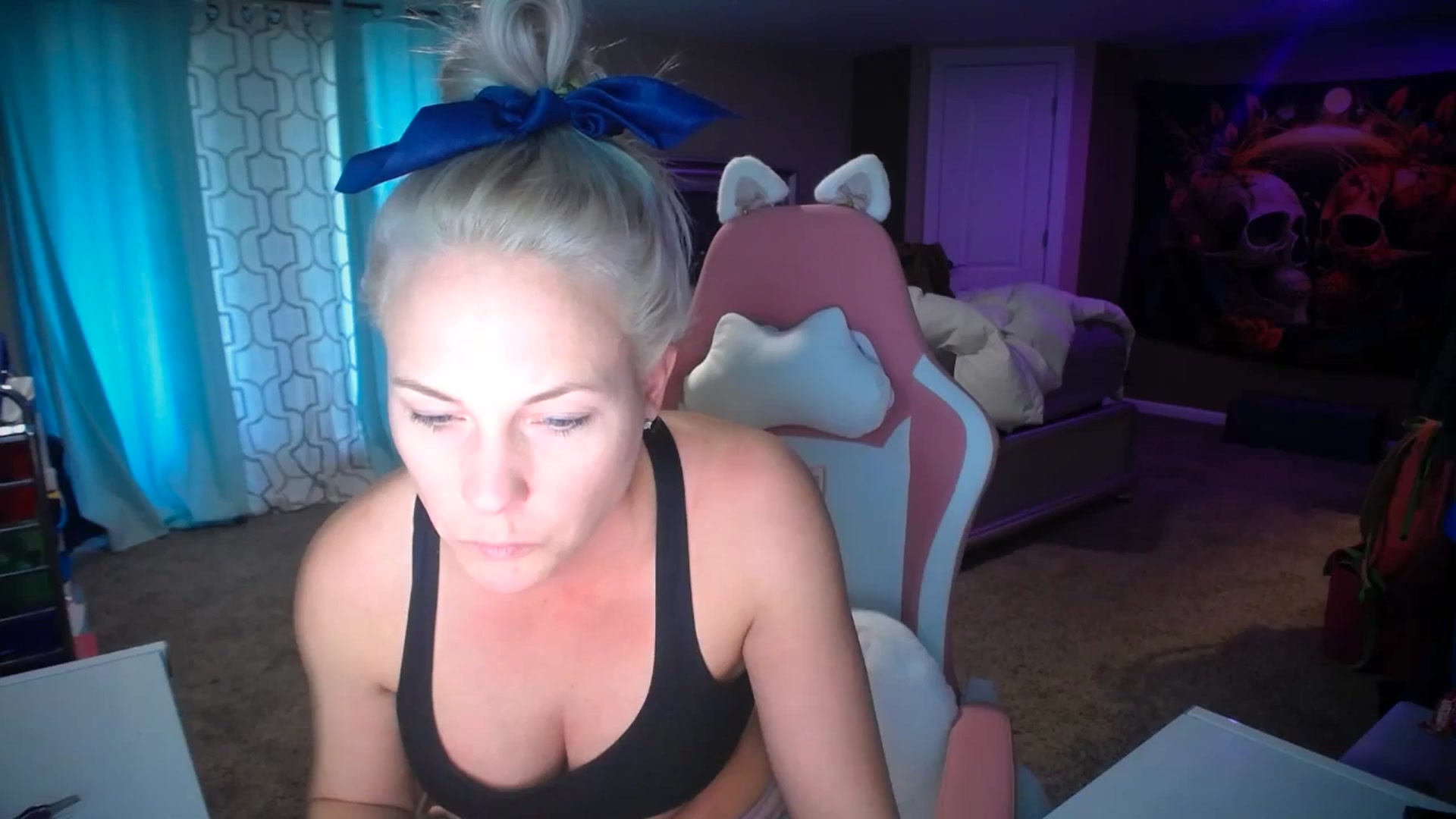 Gallery image thumbnail from AshlynnStorm's myfreecams stream on, 02/23/2025, 22:01 image 6 of 20