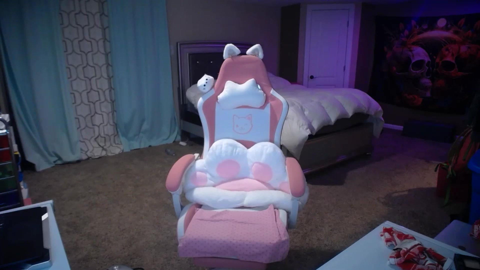 Gallery image thumbnail from AshlynnStorm's myfreecams stream on, 02/24/2025, 05:08 image 6 of 20
