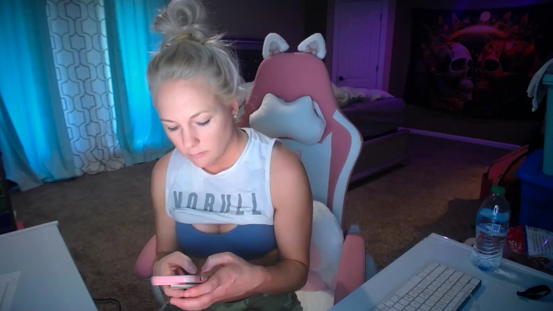 Gallery image thumbnail from AshlynnStorm's myfreecams stream on, 02/25/2025, 19:09 image 20 of 20