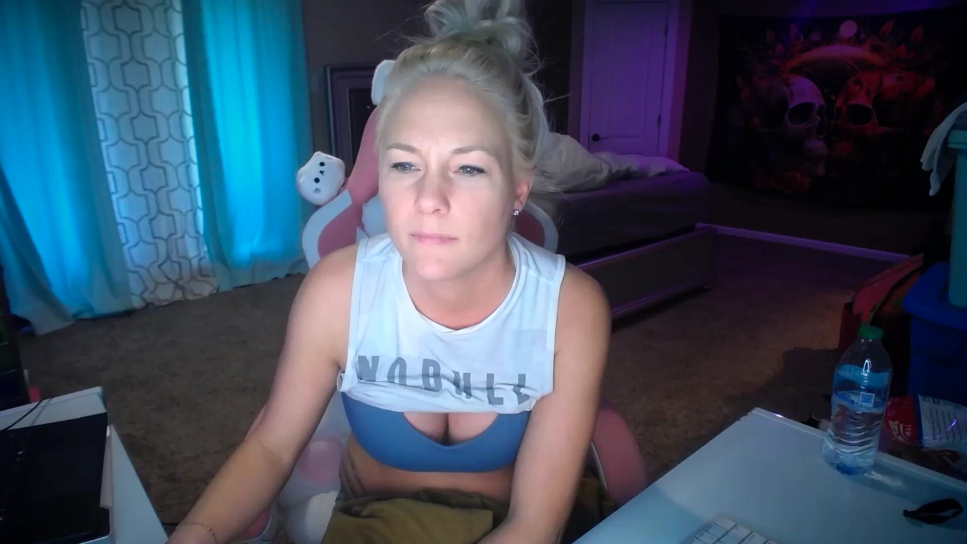 Gallery image thumbnail from AshlynnStorm's myfreecams stream on, 02/25/2025, 19:09 image 8 of 20