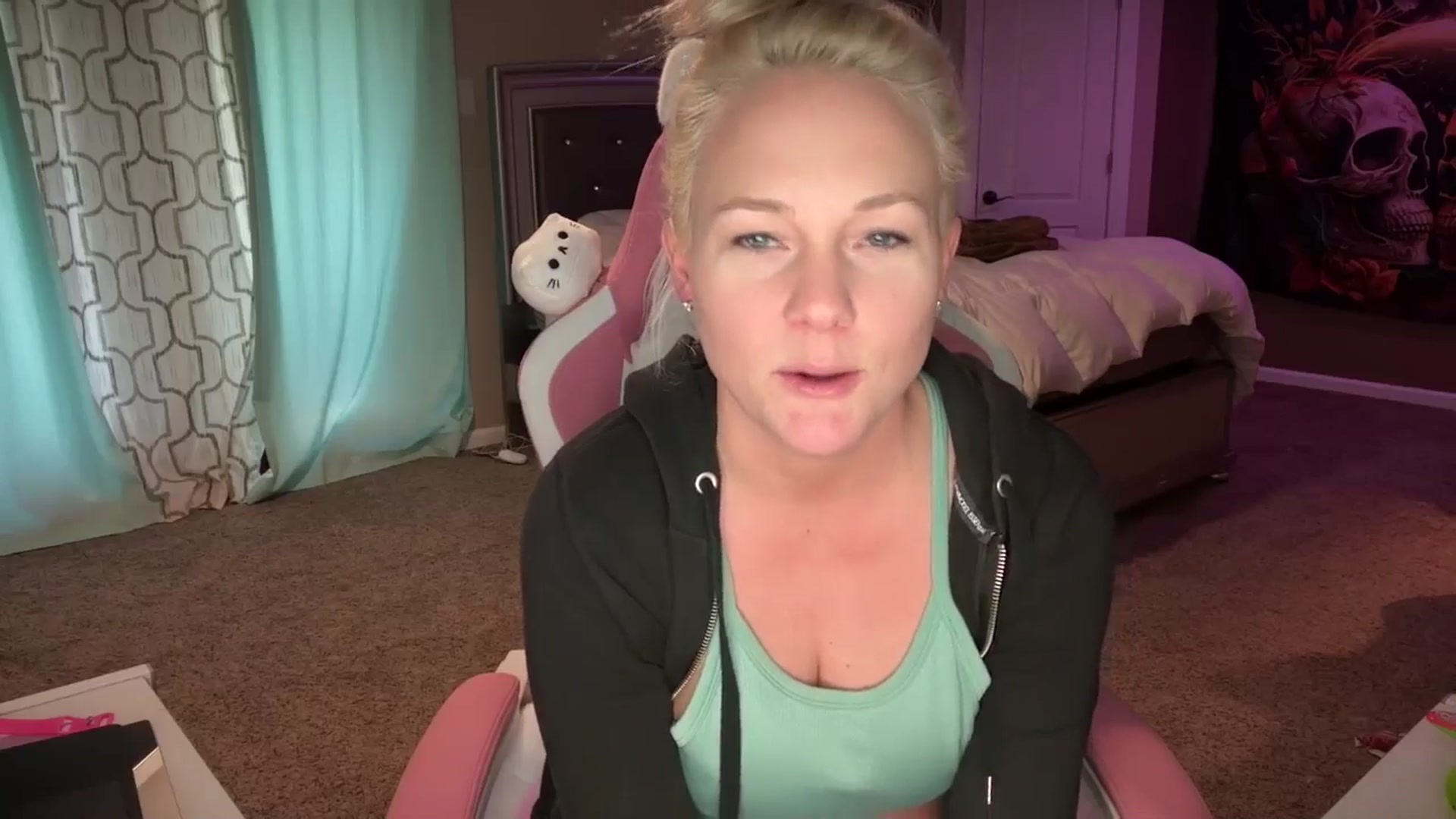 Gallery image thumbnail from AshlynnStorm's myfreecams stream on, 02/27/2025, 20:10 image 10 of 20