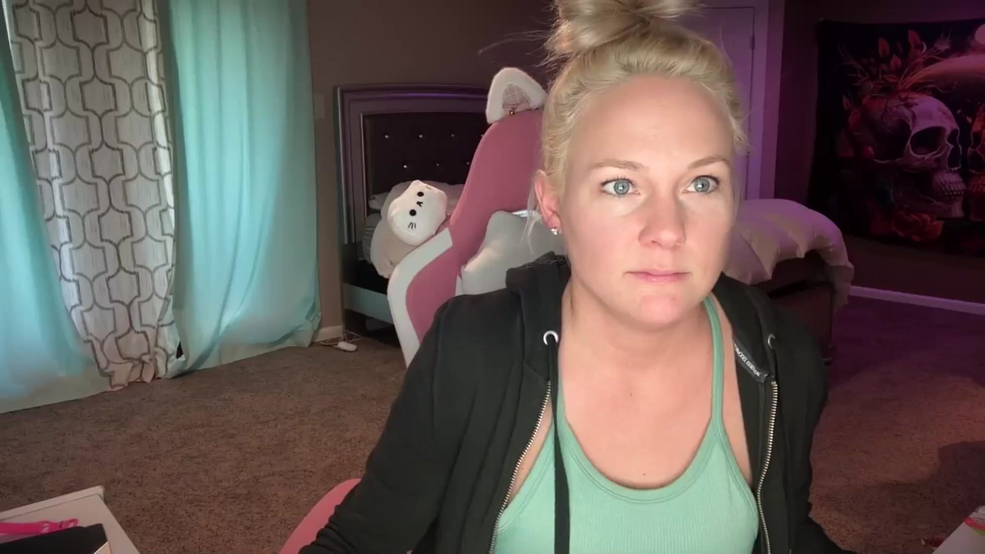 Gallery image thumbnail from AshlynnStorm's myfreecams stream on, 02/27/2025, 20:10 image 9 of 20
