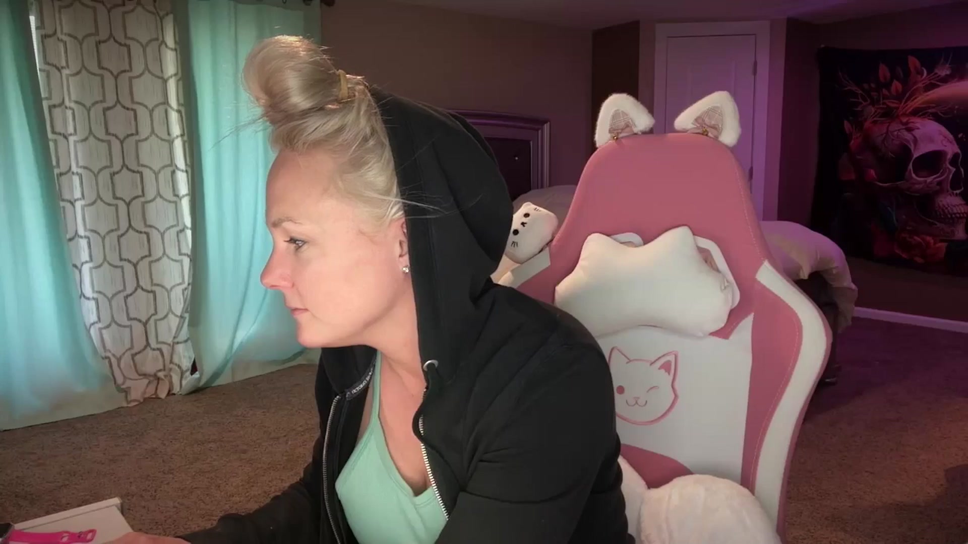 Gallery image thumbnail from AshlynnStorm's myfreecams stream on, 02/27/2025, 20:10 image 13 of 20