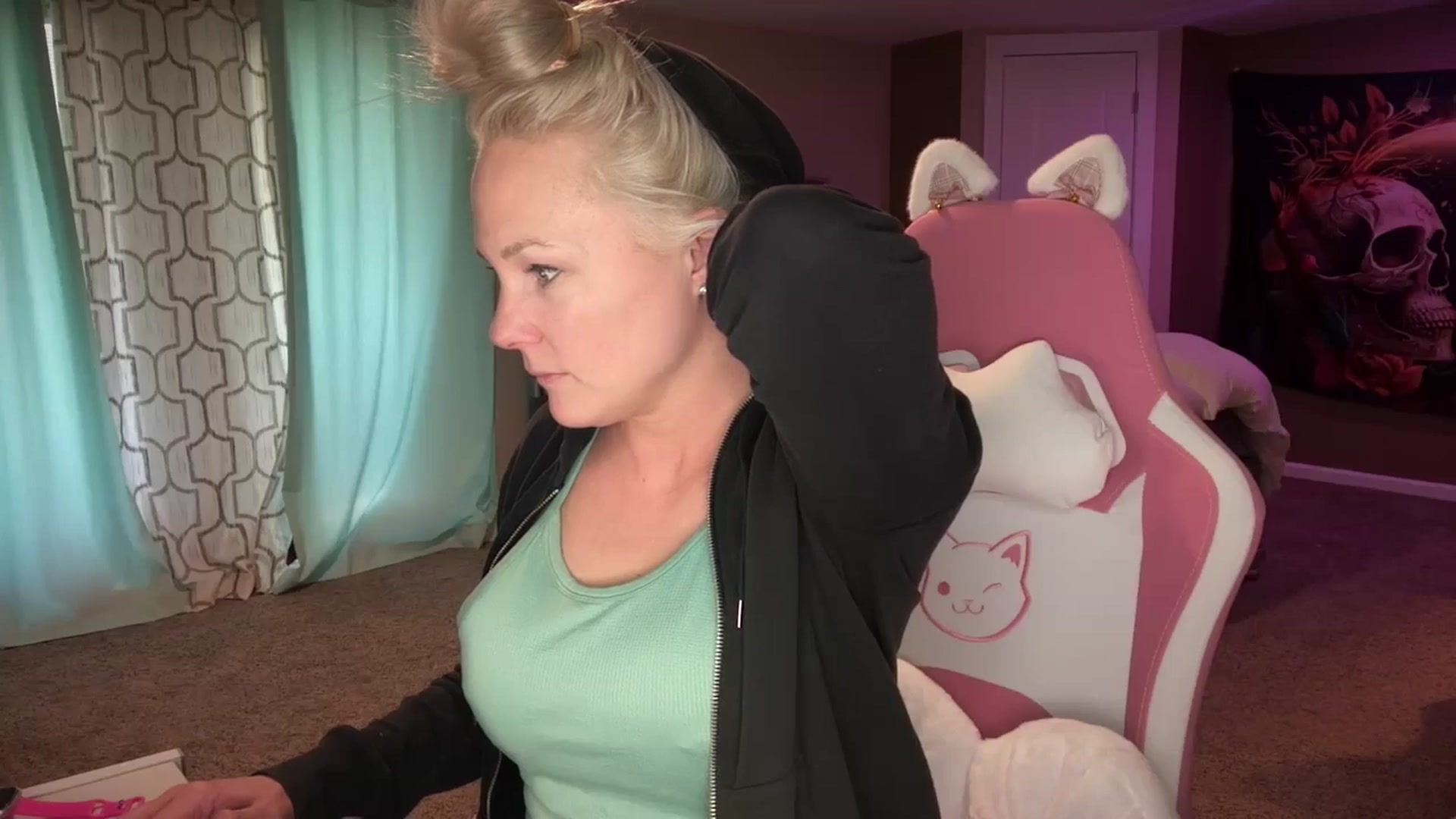 Gallery image thumbnail from AshlynnStorm's myfreecams stream on, 02/27/2025, 20:10 image 12 of 20