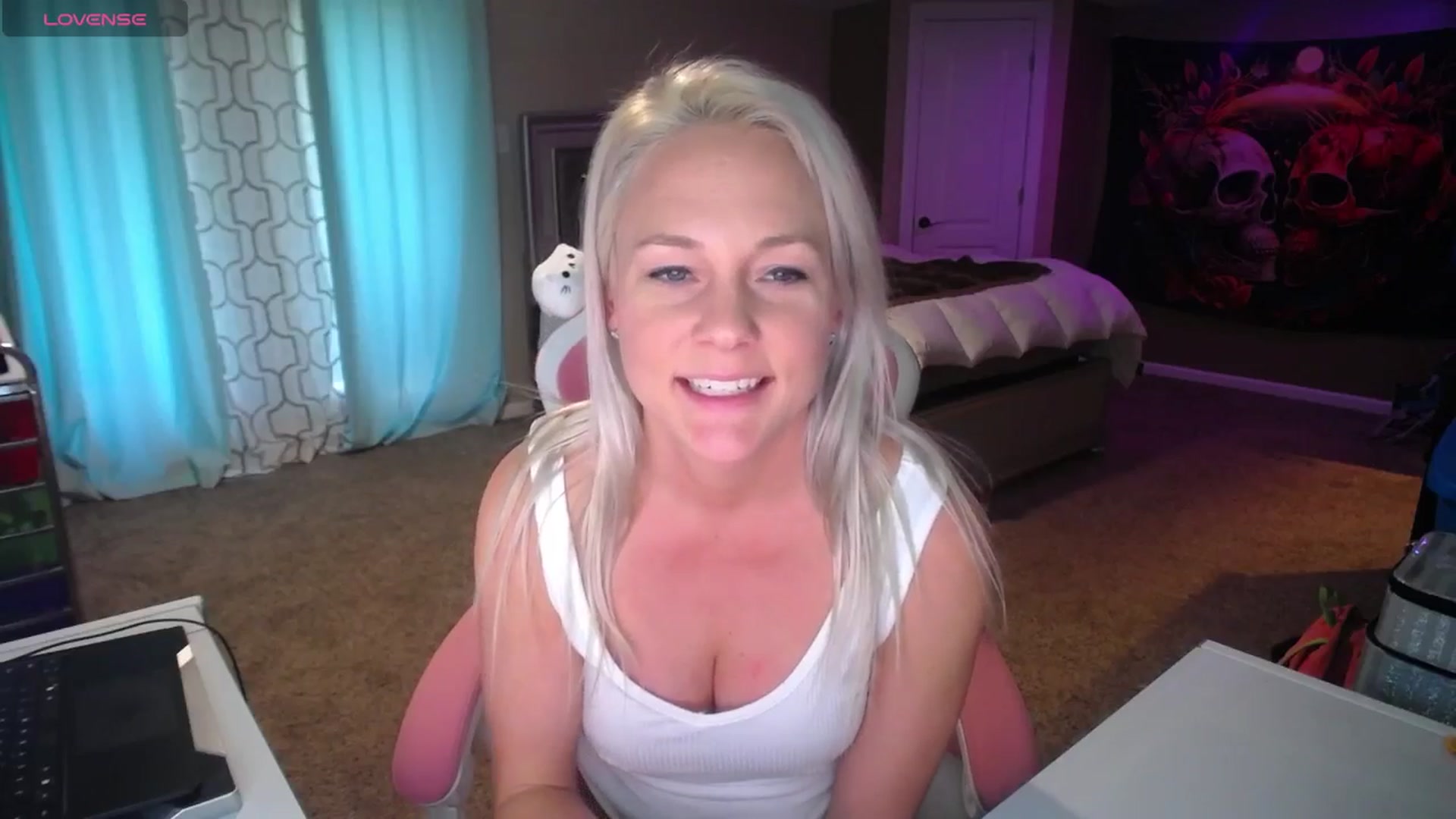 Gallery image thumbnail from AshlynnStorm's myfreecams stream on, 02/28/2025, 17:52 image 14 of 20