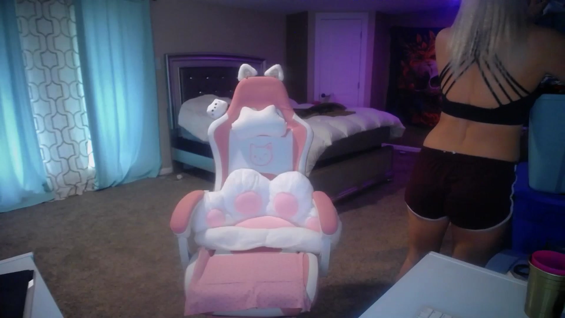 Gallery image thumbnail from AshlynnStorm's myfreecams stream on, 03/04/2025, 20:01 image 8 of 20
