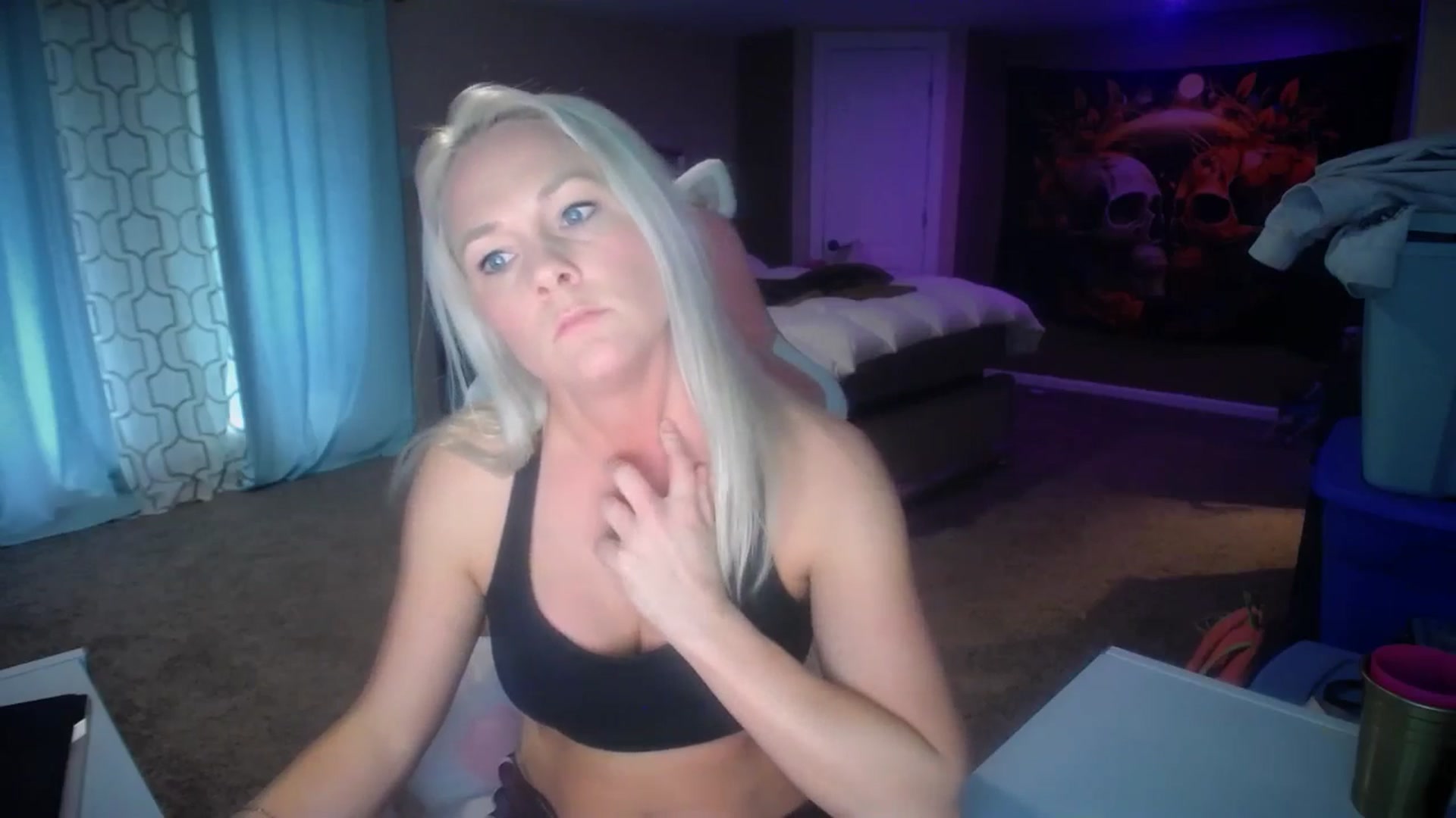 Gallery image thumbnail from AshlynnStorm's myfreecams stream on, 03/04/2025, 20:01 image 7 of 20