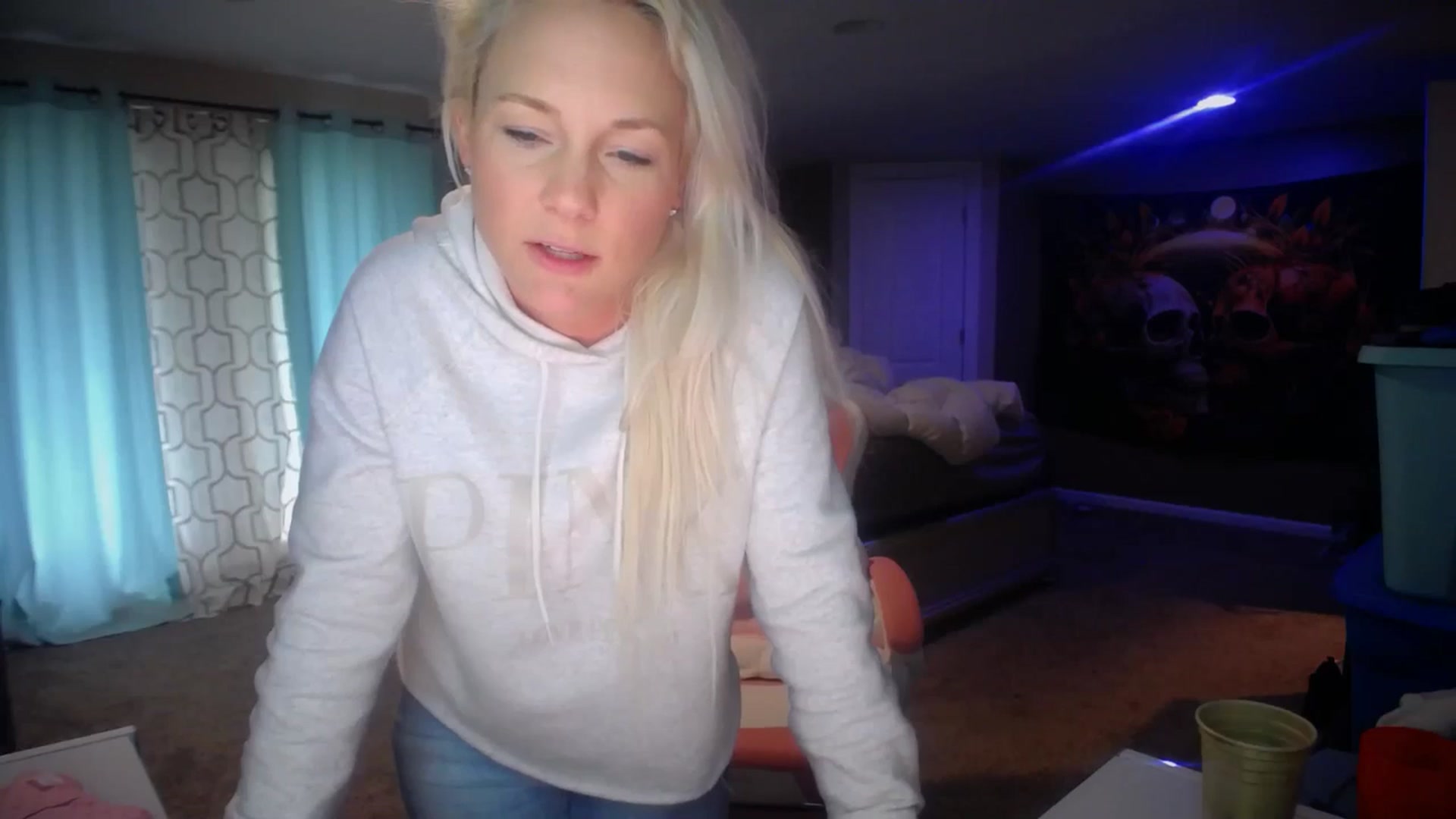 Gallery image thumbnail from AshlynnStorm's myfreecams stream on, 03/20/2025, 17:30 image 5 of 20