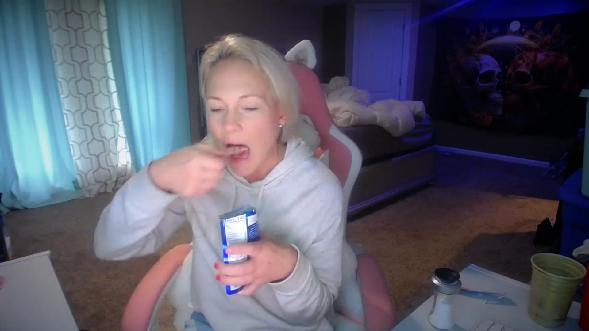 Gallery image thumbnail from AshlynnStorm's myfreecams stream on, 03/20/2025, 17:30 image 13 of 20