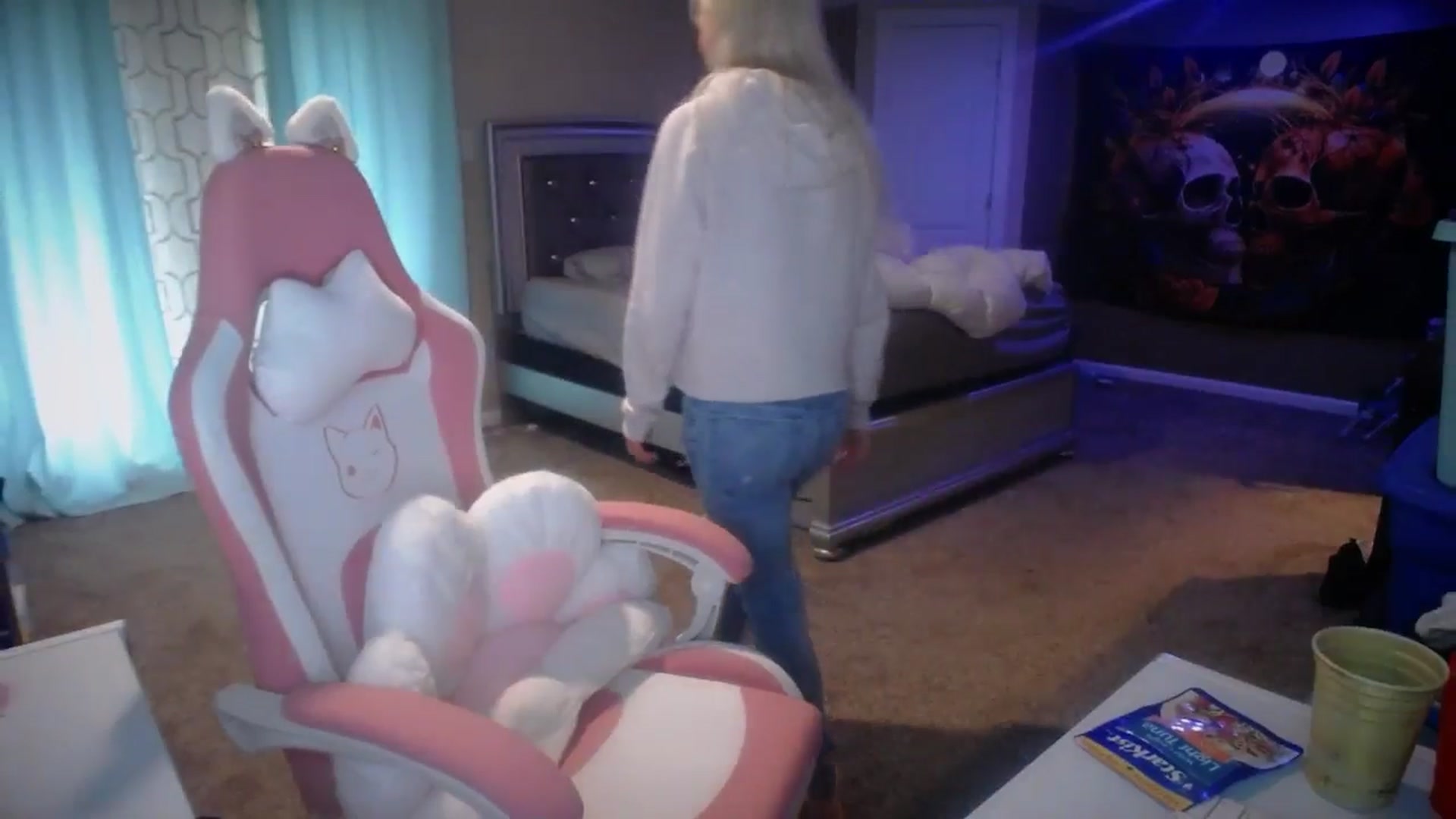 Gallery image thumbnail from AshlynnStorm's myfreecams stream on, 03/20/2025, 17:30 image 12 of 20