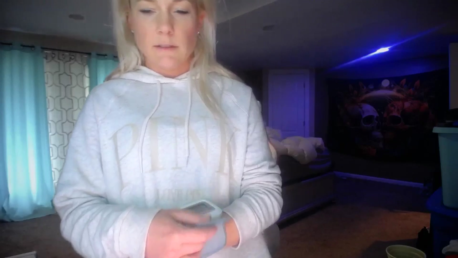 Gallery image thumbnail from AshlynnStorm's myfreecams stream on, 03/20/2025, 17:30 image 11 of 20