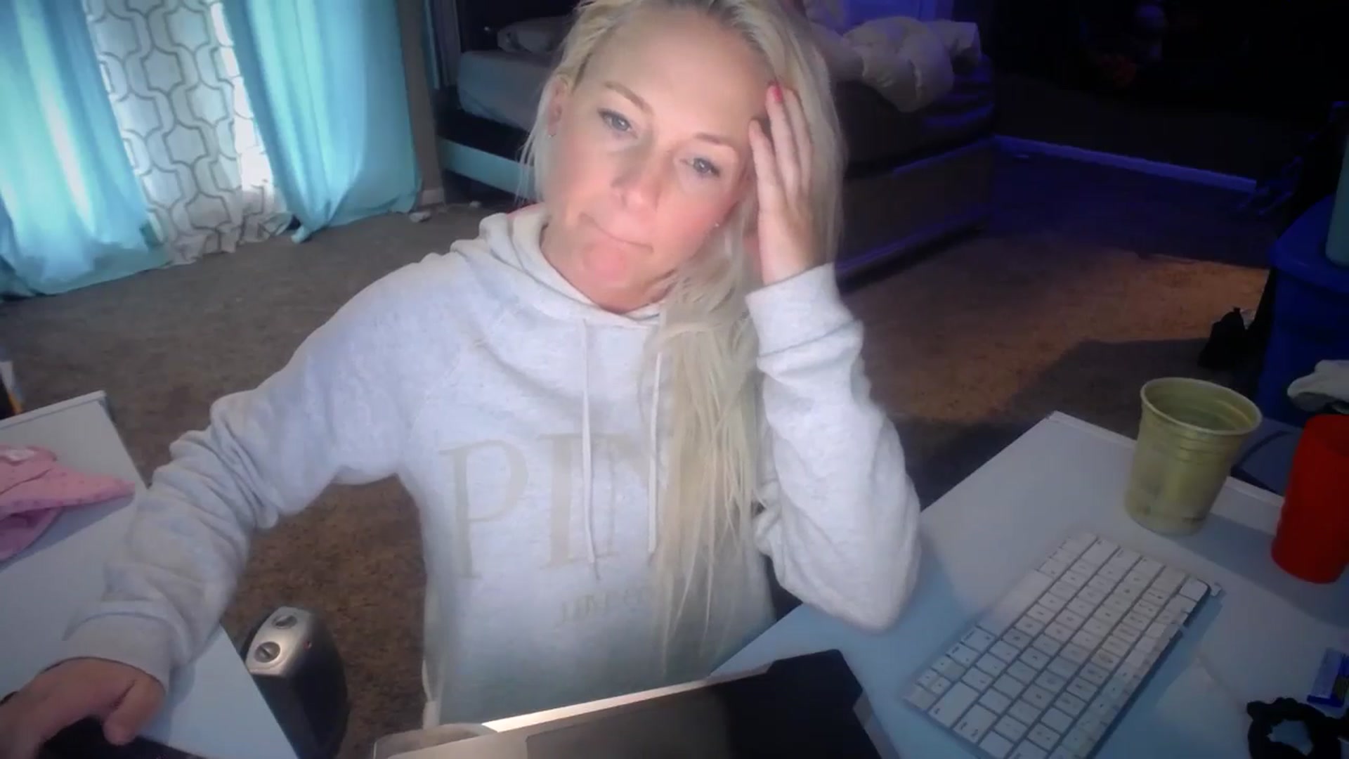 Gallery image thumbnail from AshlynnStorm's myfreecams stream on, 03/20/2025, 17:30 image 6 of 20