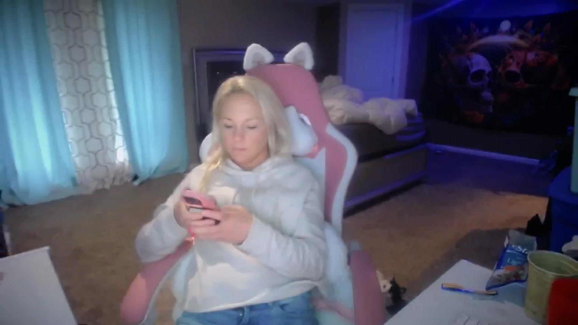 Gallery image thumbnail from AshlynnStorm's myfreecams stream on, 03/20/2025, 17:30 image 19 of 20