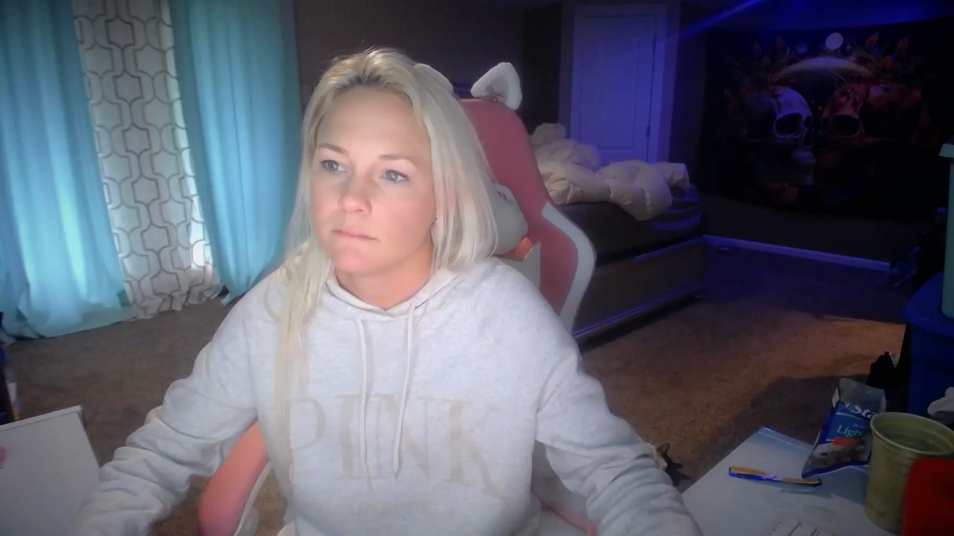 Gallery image thumbnail from AshlynnStorm's myfreecams stream on, 03/20/2025, 17:30 image 17 of 20