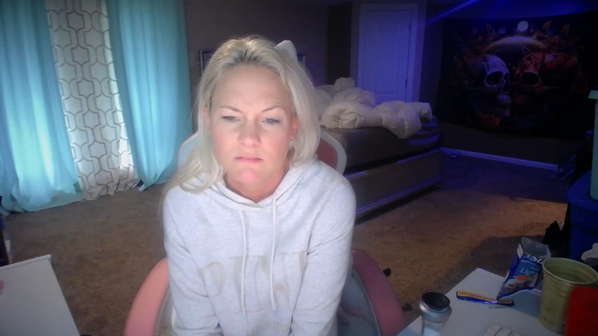 Gallery image thumbnail from AshlynnStorm's myfreecams stream on, 03/20/2025, 17:30 image 14 of 20