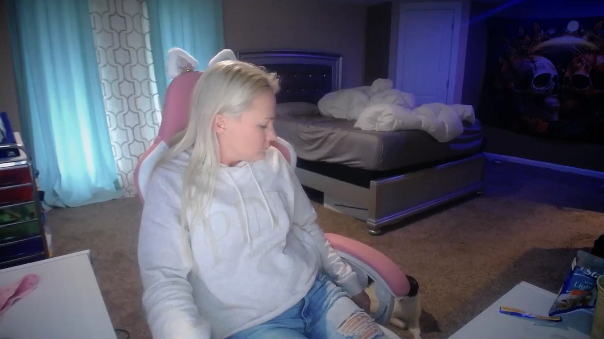 Gallery image thumbnail from AshlynnStorm's myfreecams stream on, 03/20/2025, 17:30 image 20 of 20