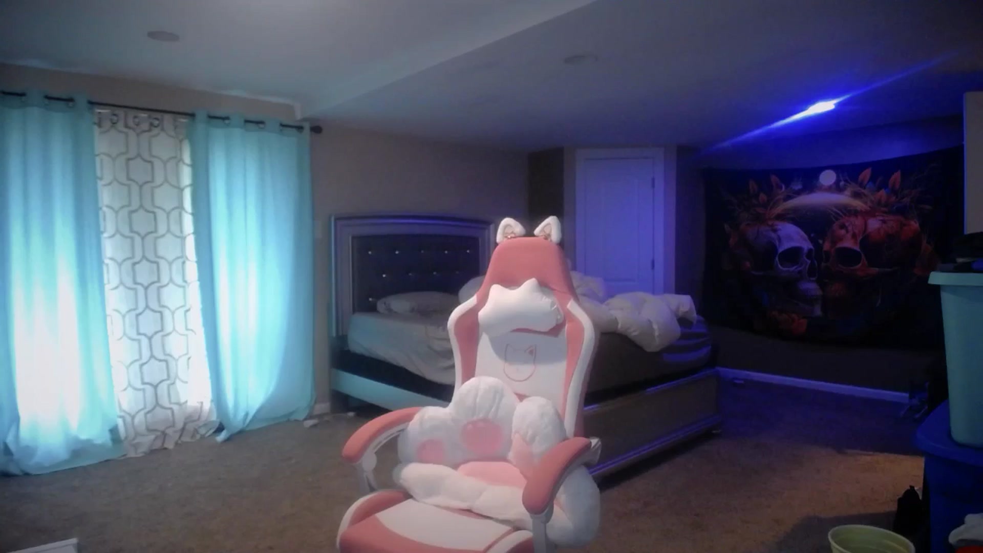 Gallery image thumbnail from AshlynnStorm's myfreecams stream on, 03/20/2025, 17:30 image 8 of 20