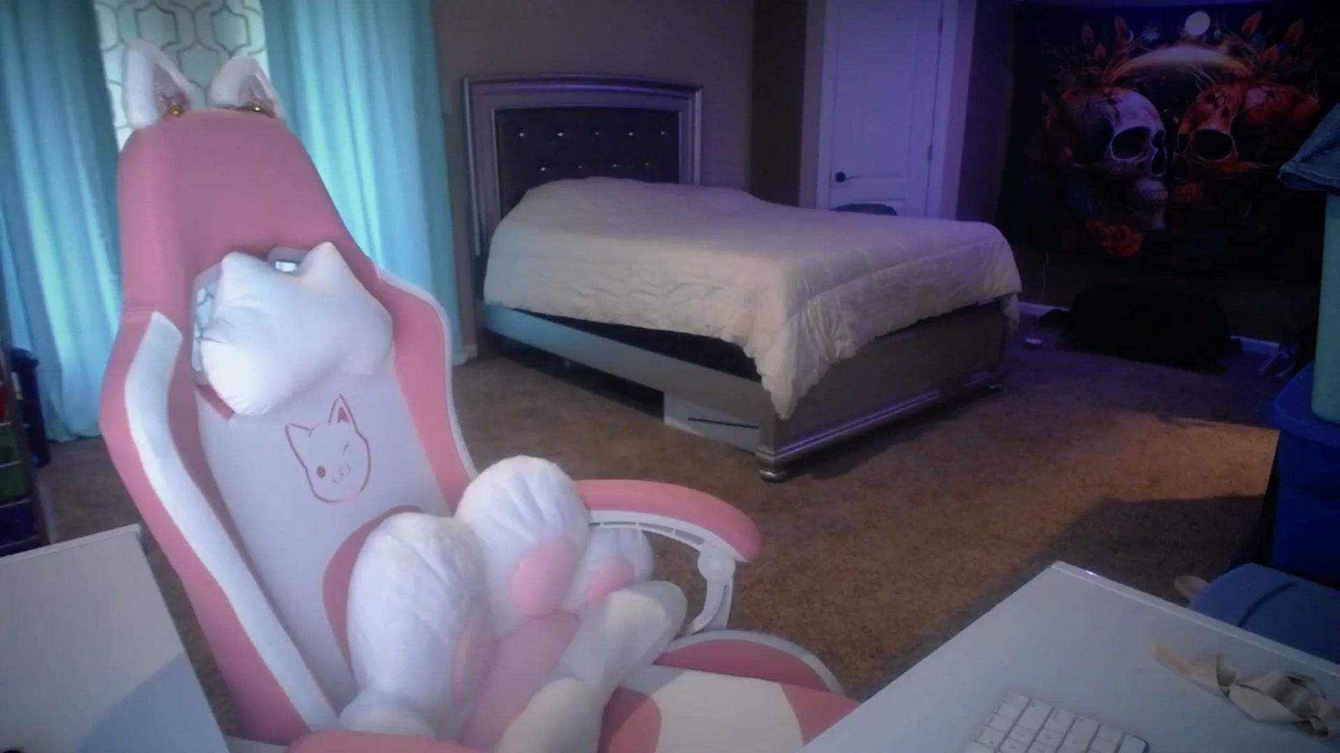 Gallery image thumbnail from AshlynnStorm's myfreecams stream on, 04/14/2025, 18:58 image 15 of 20