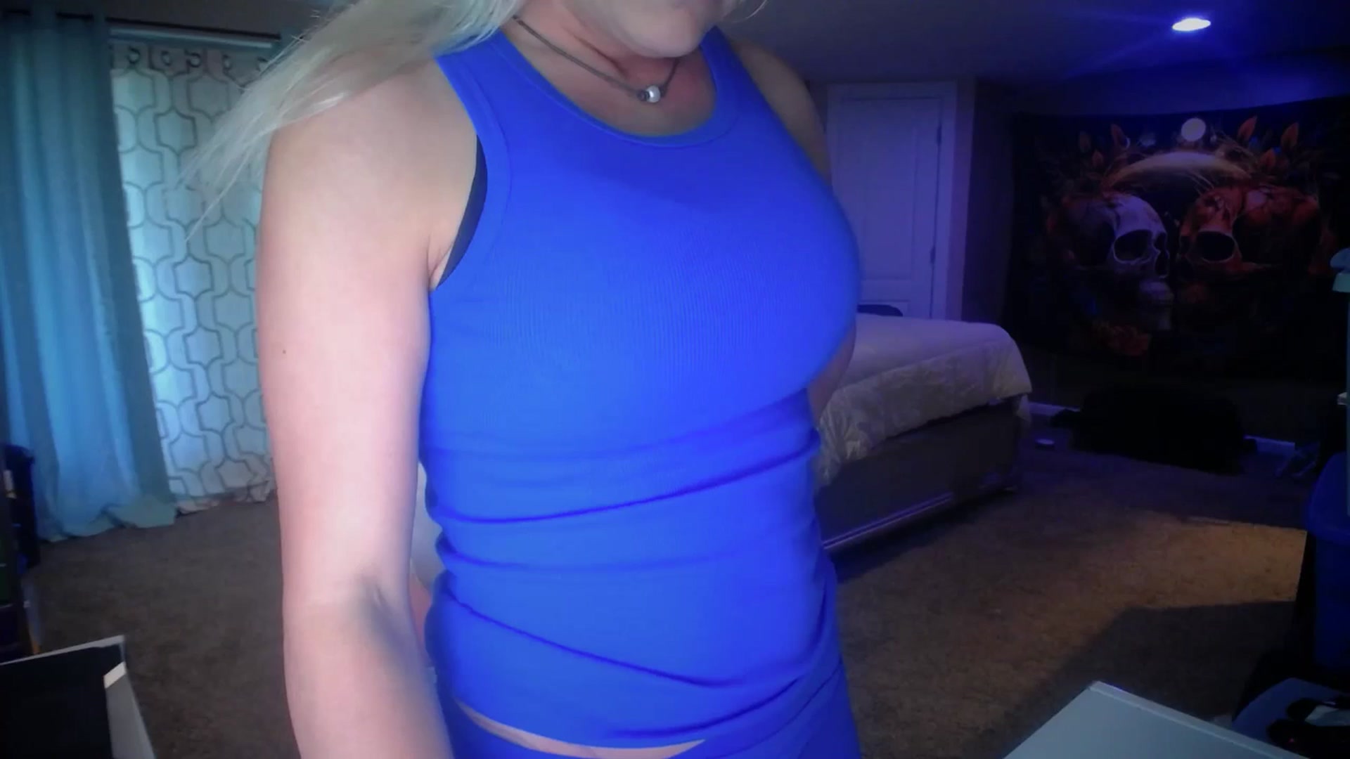Gallery image thumbnail from AshlynnStorm's myfreecams stream on, 04/15/2025, 20:59 image 4 of 20