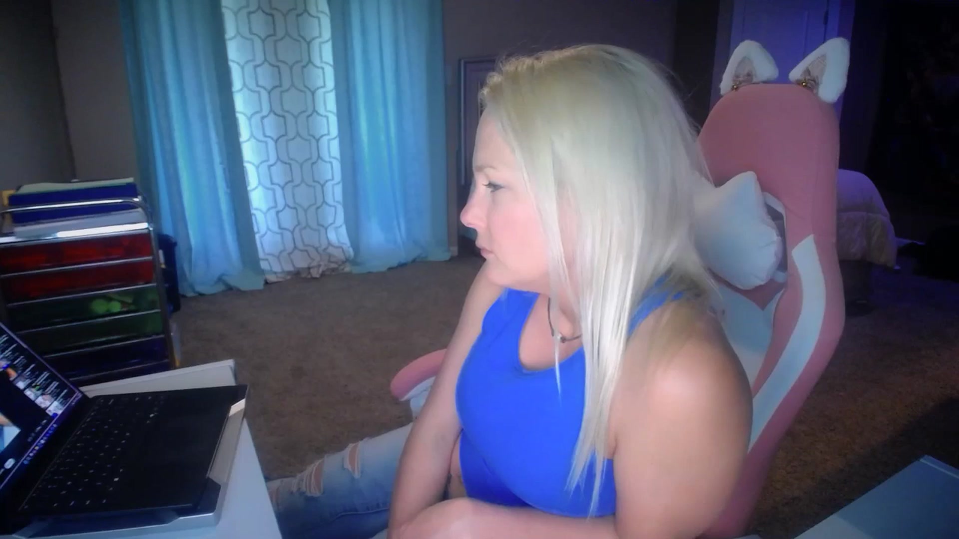 Gallery image thumbnail from AshlynnStorm's myfreecams stream on, 04/16/2025, 19:27 image 7 of 20