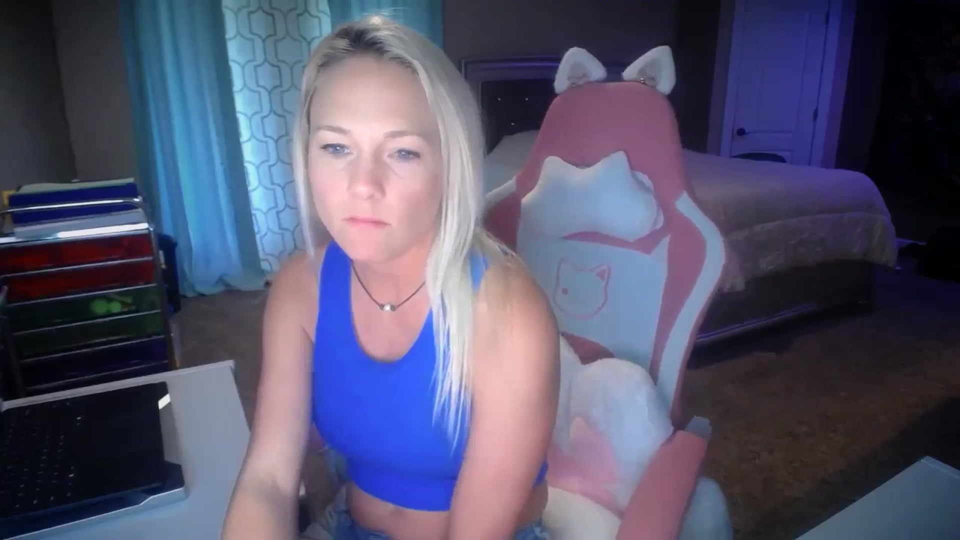 Gallery image thumbnail from AshlynnStorm's myfreecams stream on, 04/16/2025, 19:27 image 6 of 20