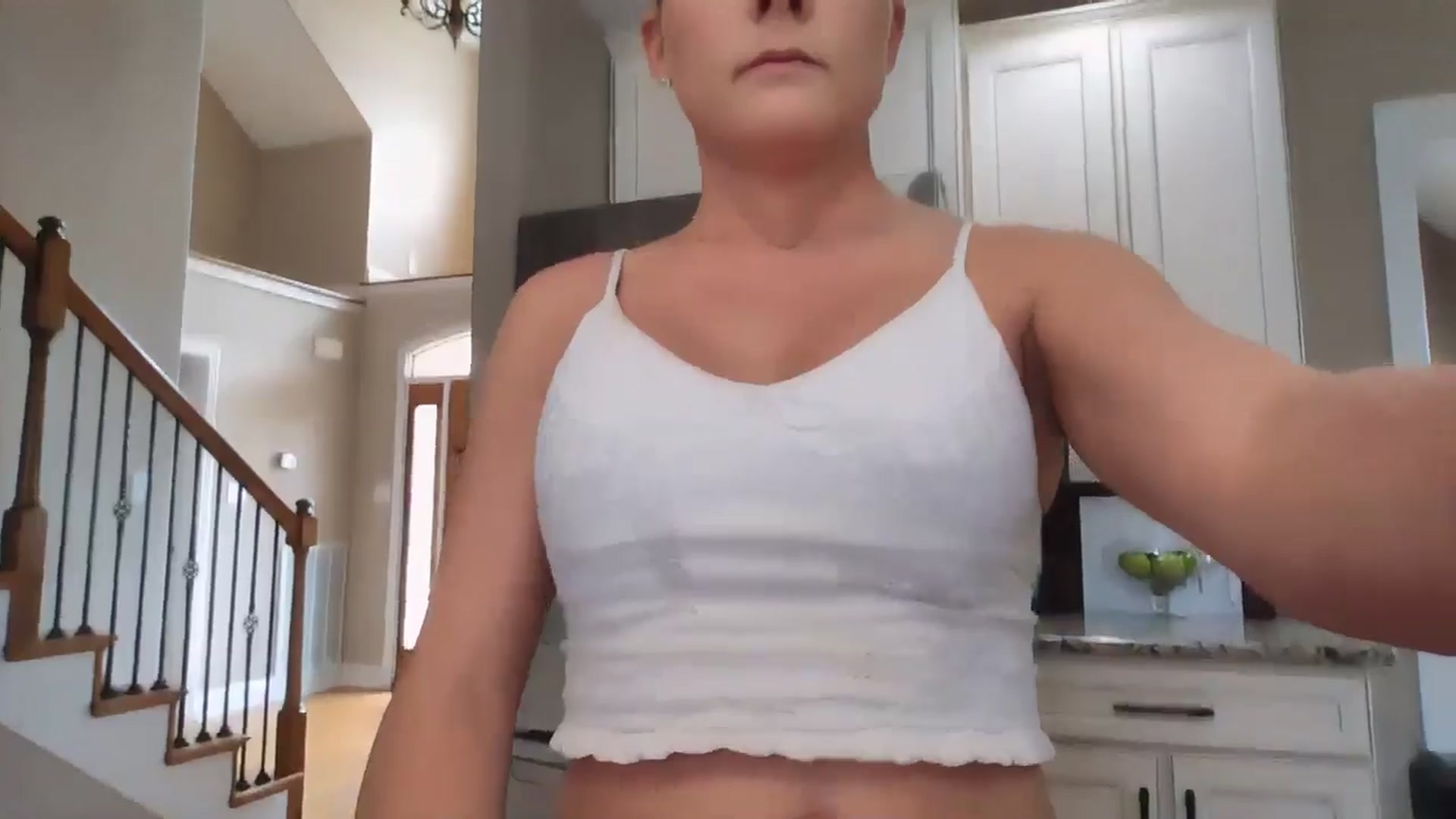 Gallery image thumbnail from AshlynnStorm's myfreecams stream on, 04/17/2025, 21:09 image 5 of 20