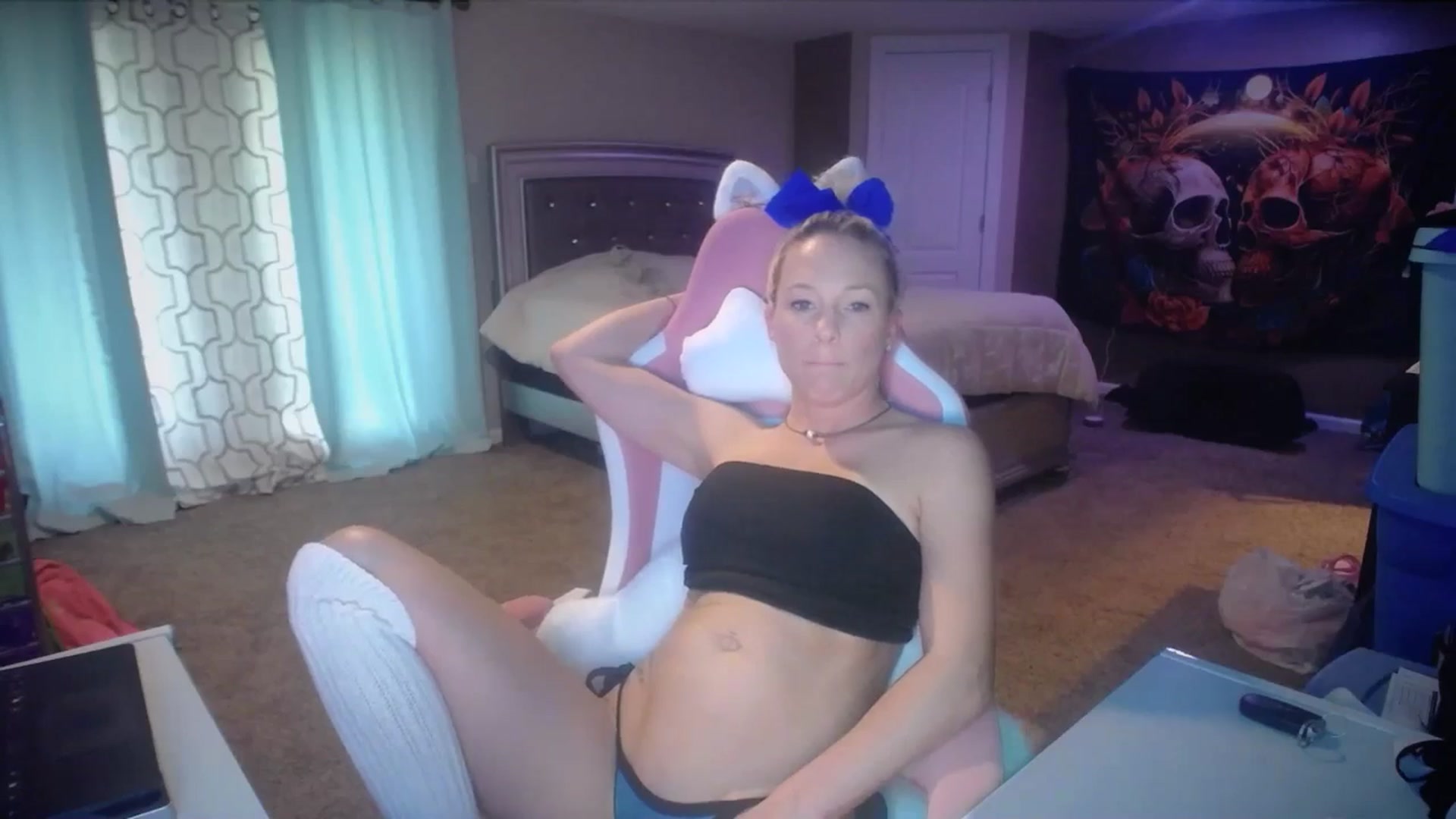 Gallery image thumbnail from AshlynnStorm's myfreecams stream on, 04/28/2025, 19:06 image 7 of 20