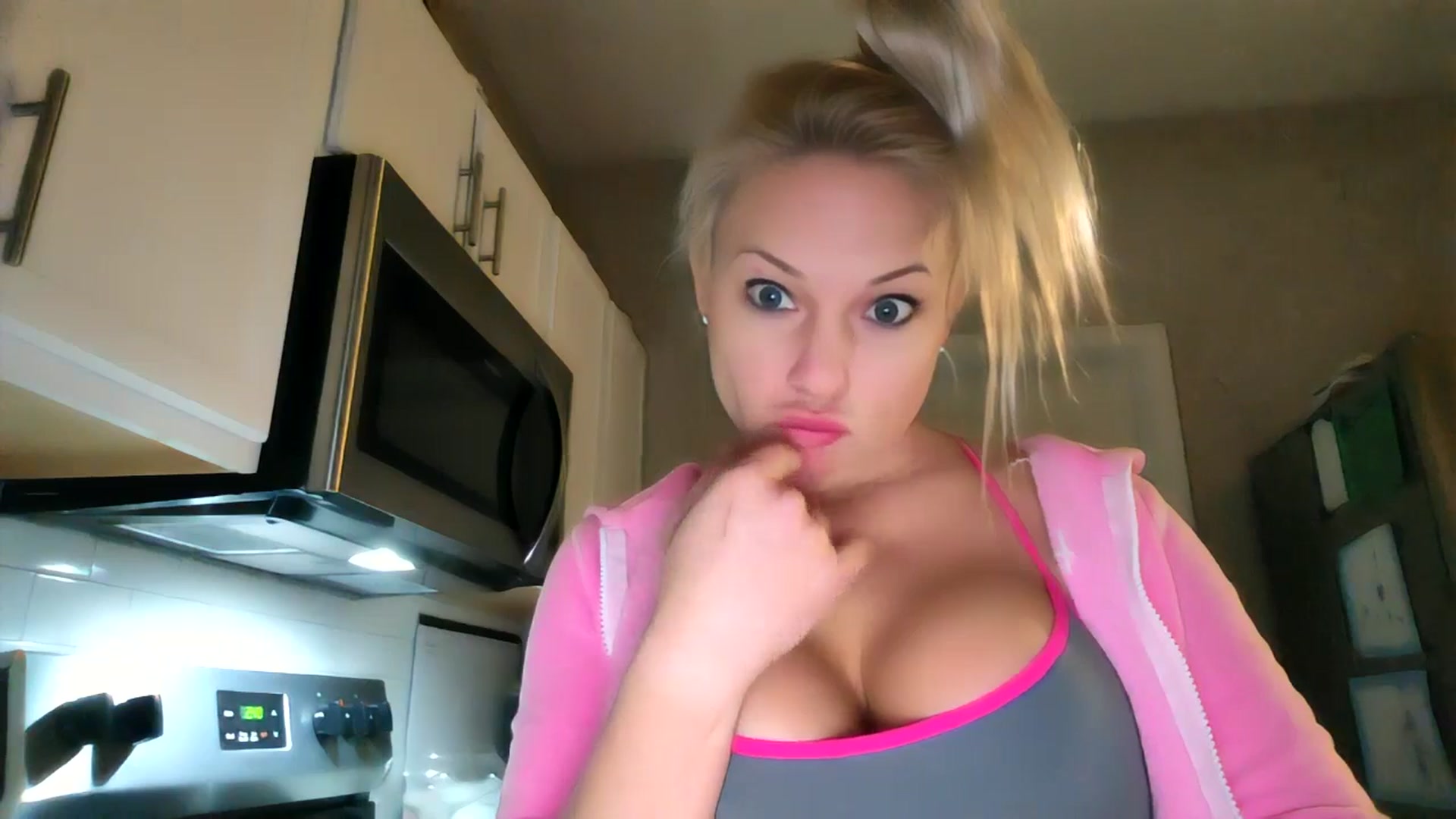 Gallery image thumbnail from AshlynnStorm's myfreecams stream on, 02/19/2026, 08:55 image 10 of 20