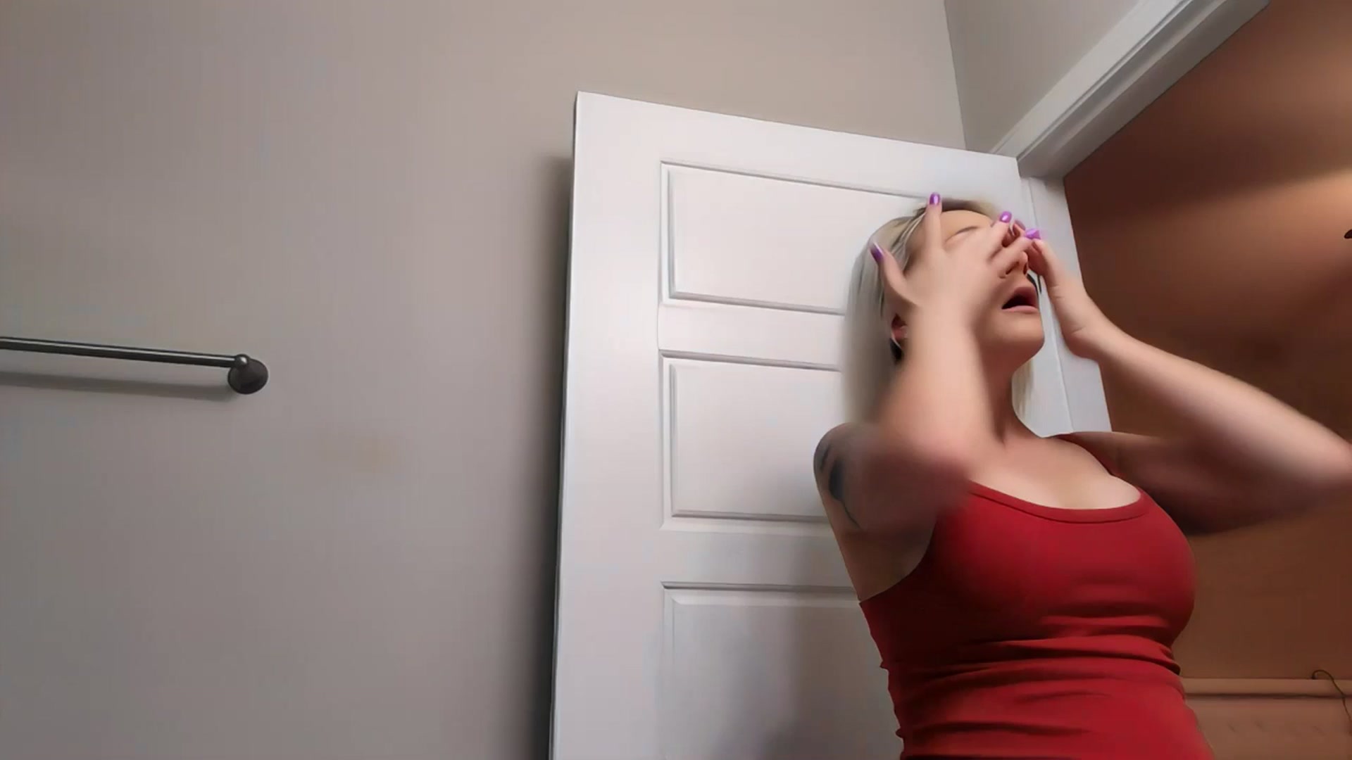 Gallery image thumbnail from AshlynnStorm's myfreecams stream on, 04/15/2026, 17:30 image 1 of 20