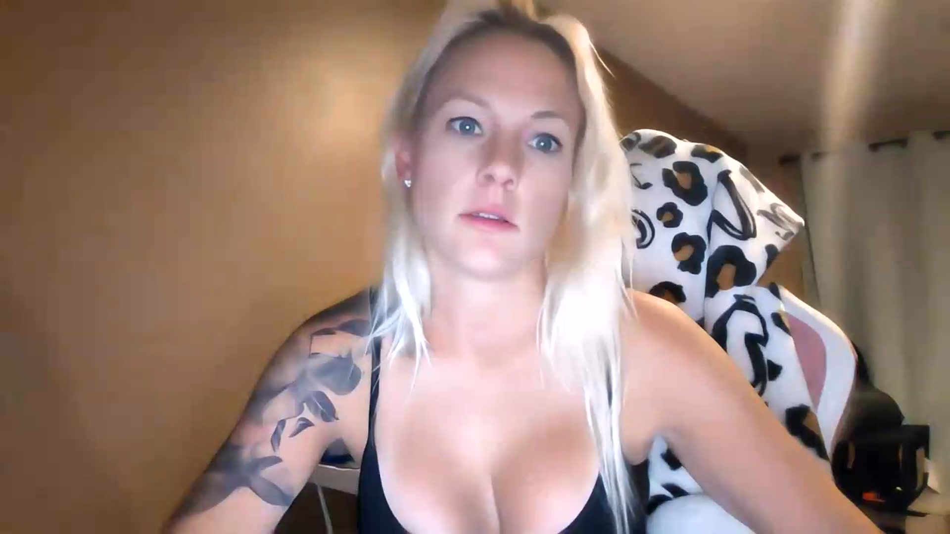 Gallery image thumbnail from AshlynnStorm's myfreecams stream on, 06/19/2026, 08:34 image 4 of 20