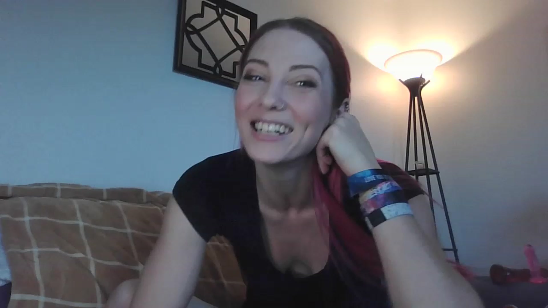 Gallery image thumbnail from Ashlynnelocks's myfreecams stream on, 11/18/2022, 18:41 image 17 of 20