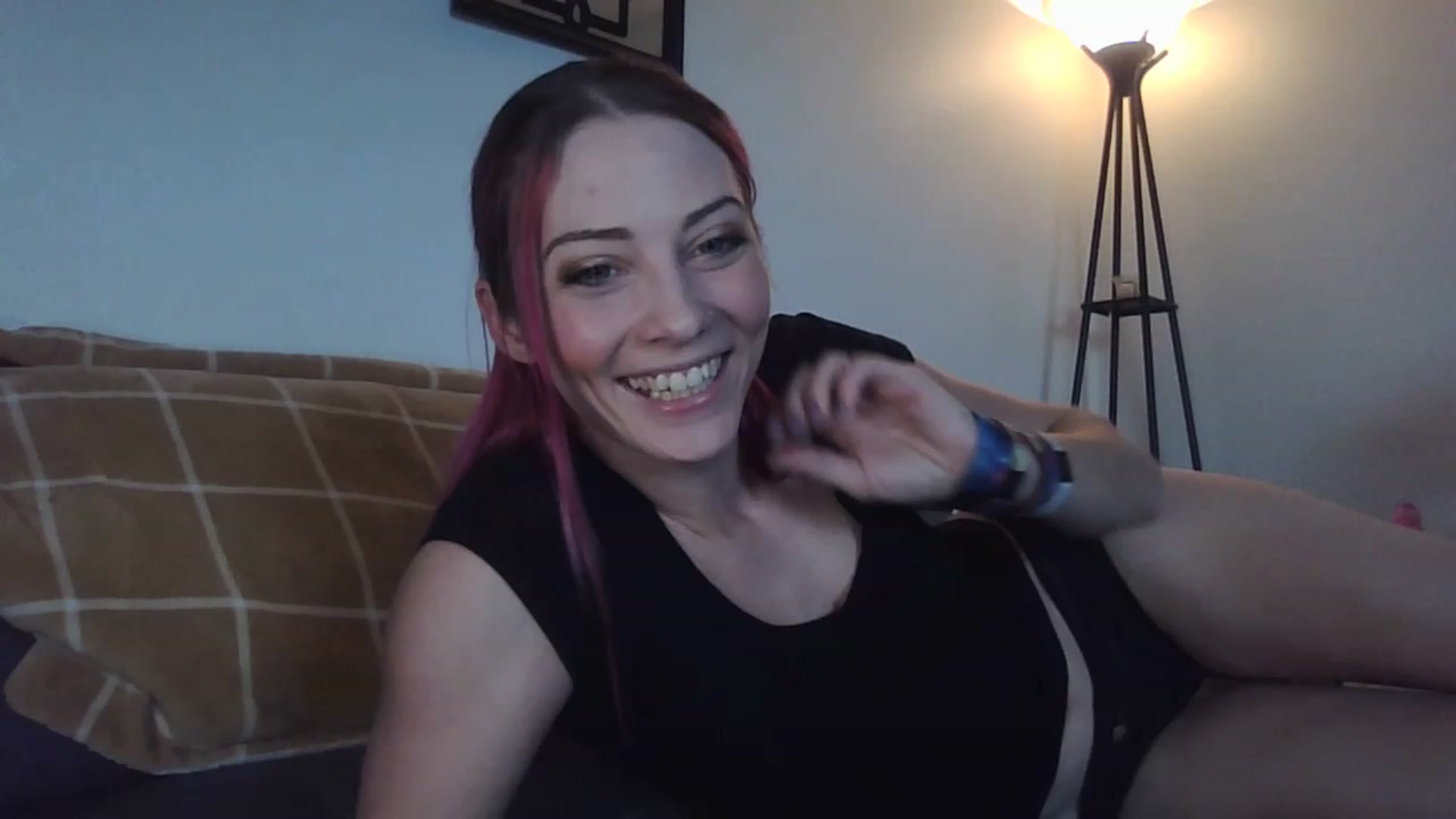 Gallery image thumbnail from Ashlynnelocks's myfreecams stream on, 11/18/2022, 18:41 image 9 of 20