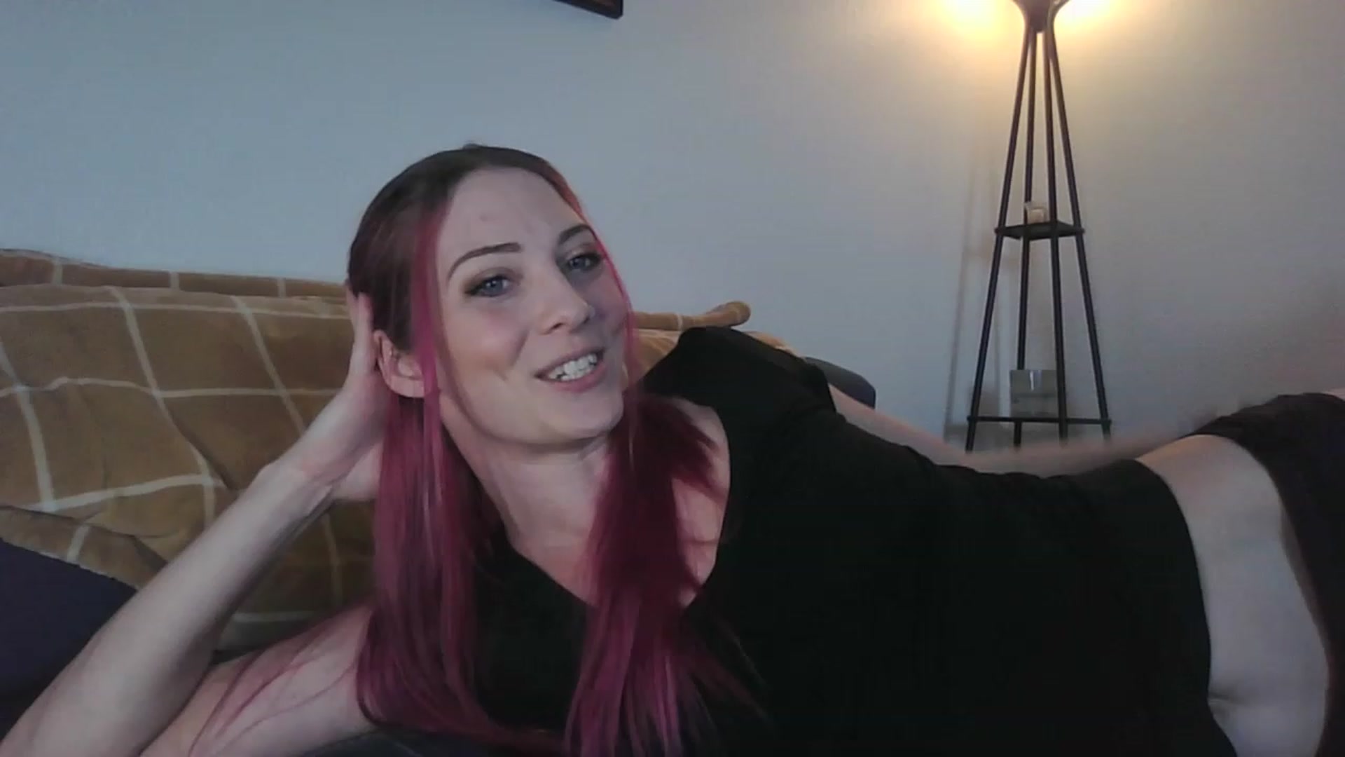 Gallery image thumbnail from Ashlynnelocks's myfreecams stream on, 11/18/2022, 18:41 image 2 of 20