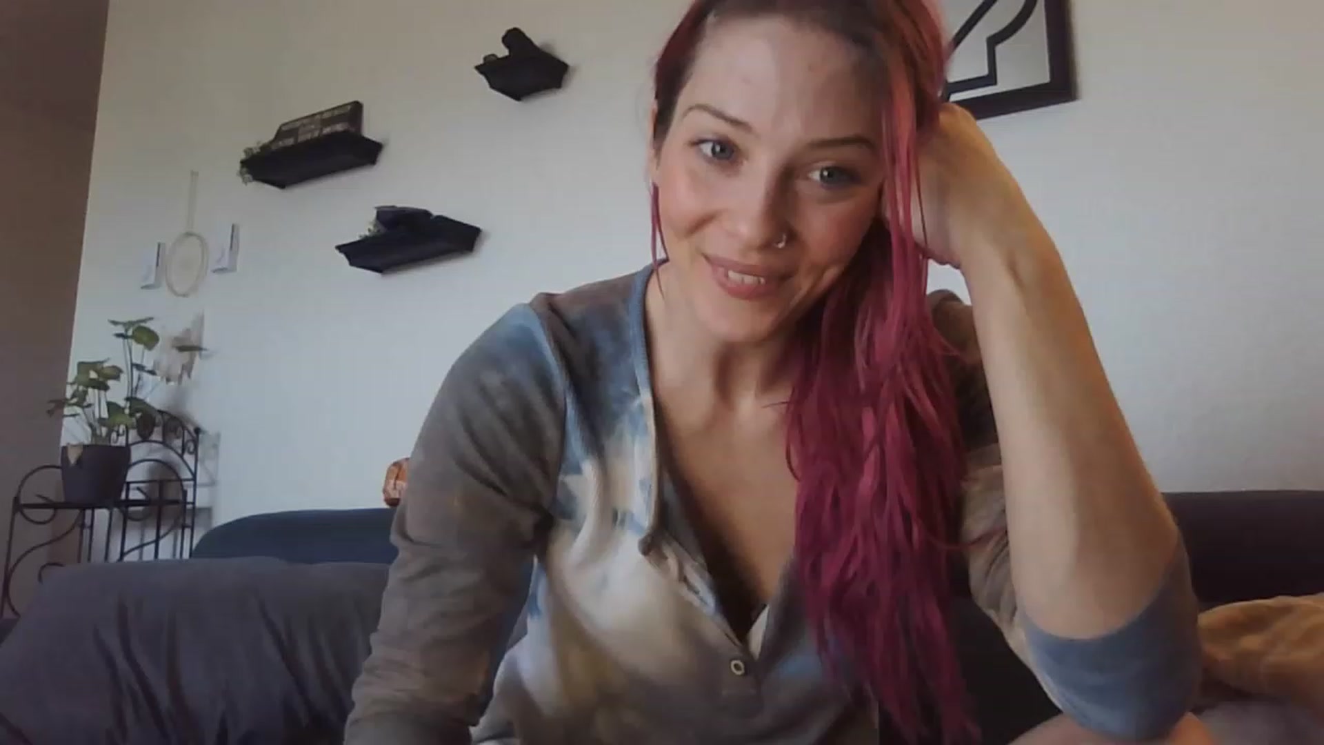 Gallery image thumbnail from Ashlynnelocks's myfreecams stream on, 11/20/2022, 18:25 image 20 of 20