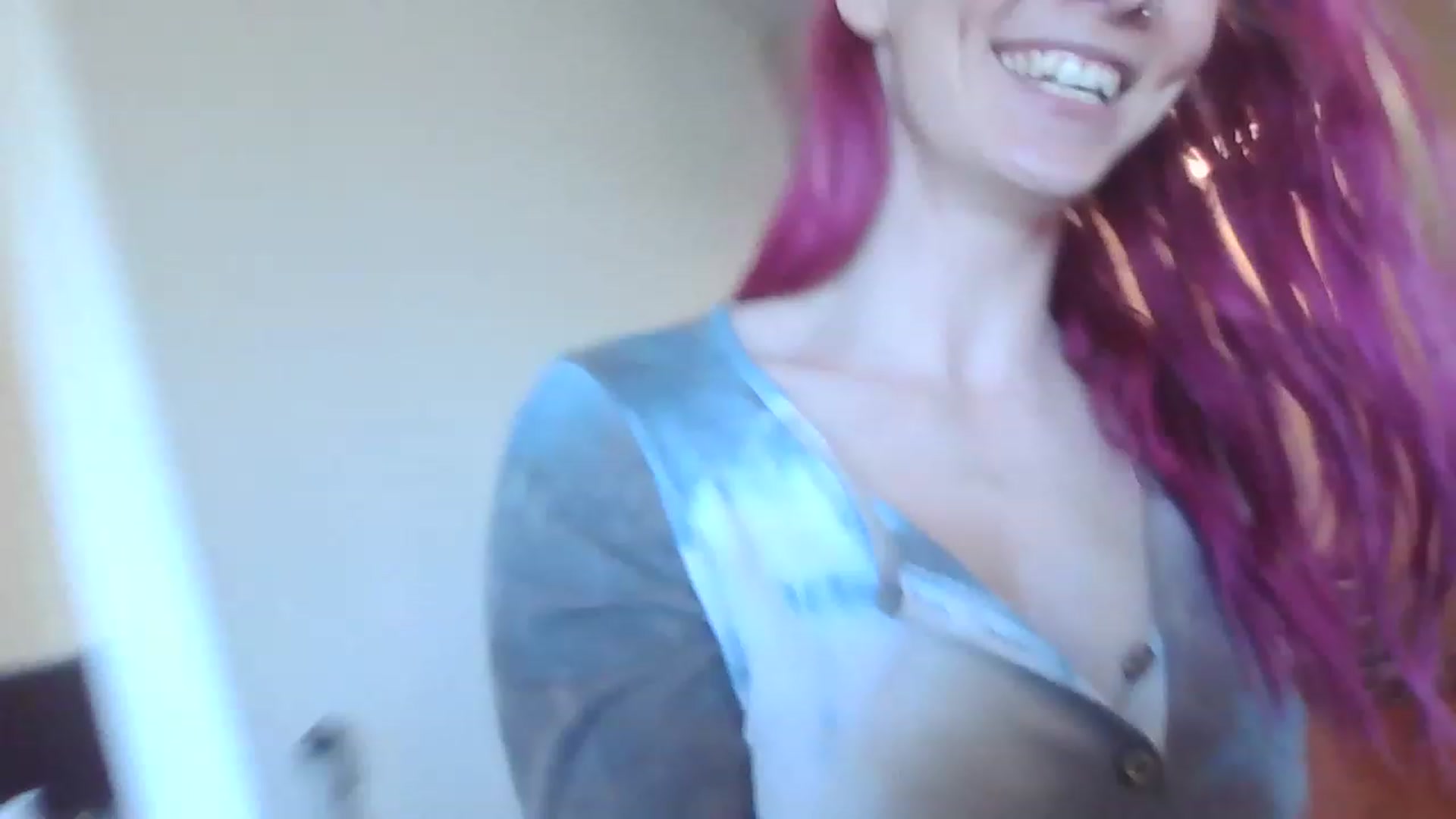 Gallery image thumbnail from Ashlynnelocks's myfreecams stream on, 11/20/2022, 19:13 image 3 of 20