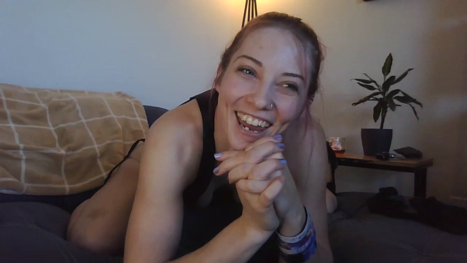 Gallery image thumbnail from Ashlynnelocks's myfreecams stream on, 11/21/2022, 18:33 image 19 of 20