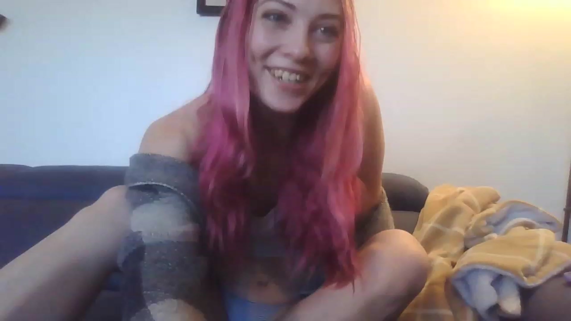 Gallery image thumbnail from Ashlynnelocks's myfreecams stream on, 12/05/2022, 16:00 image 1 of 20