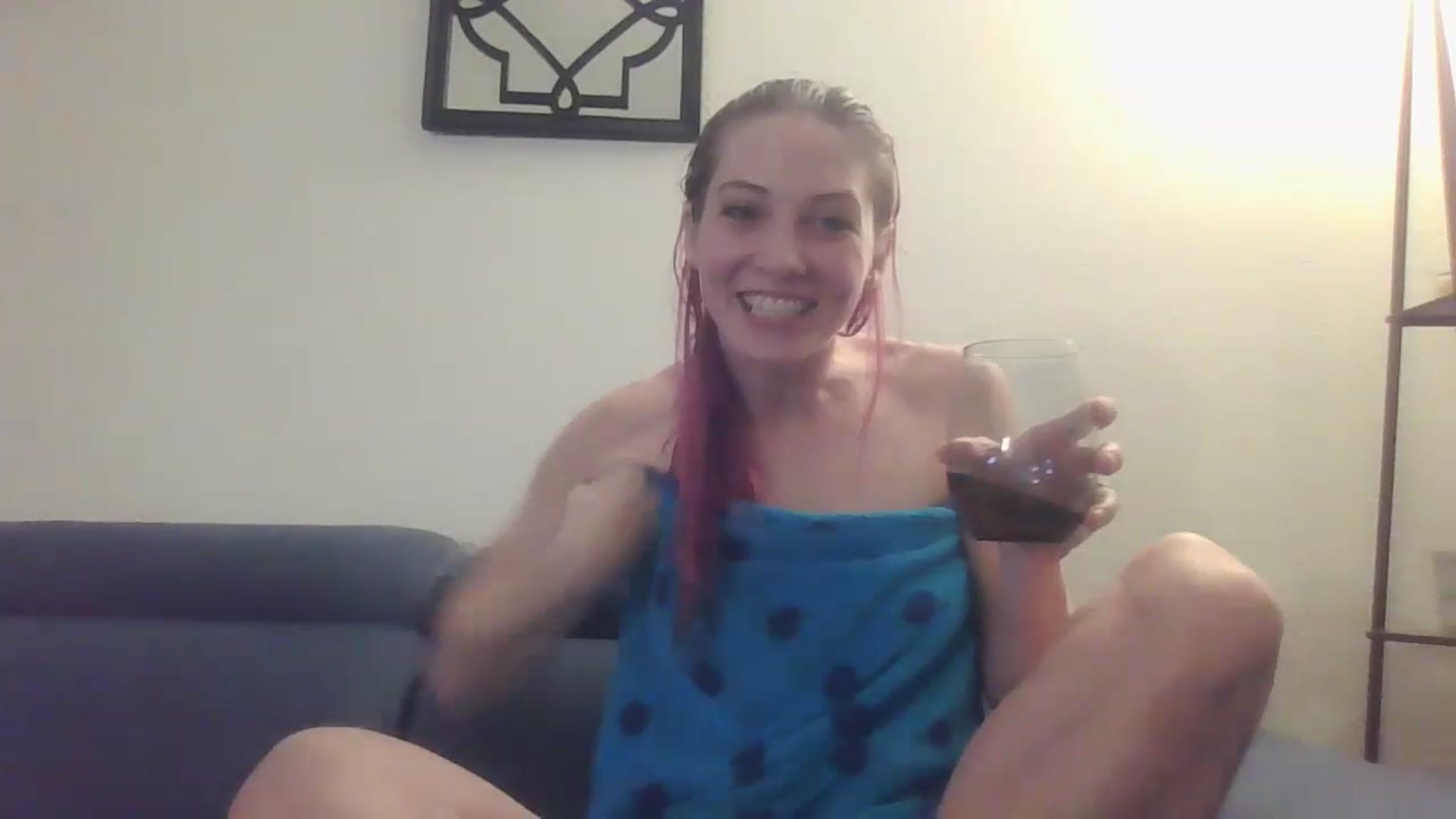 Gallery image thumbnail from Ashlynnelocks's myfreecams stream on, 12/06/2022, 24:59 image 19 of 20