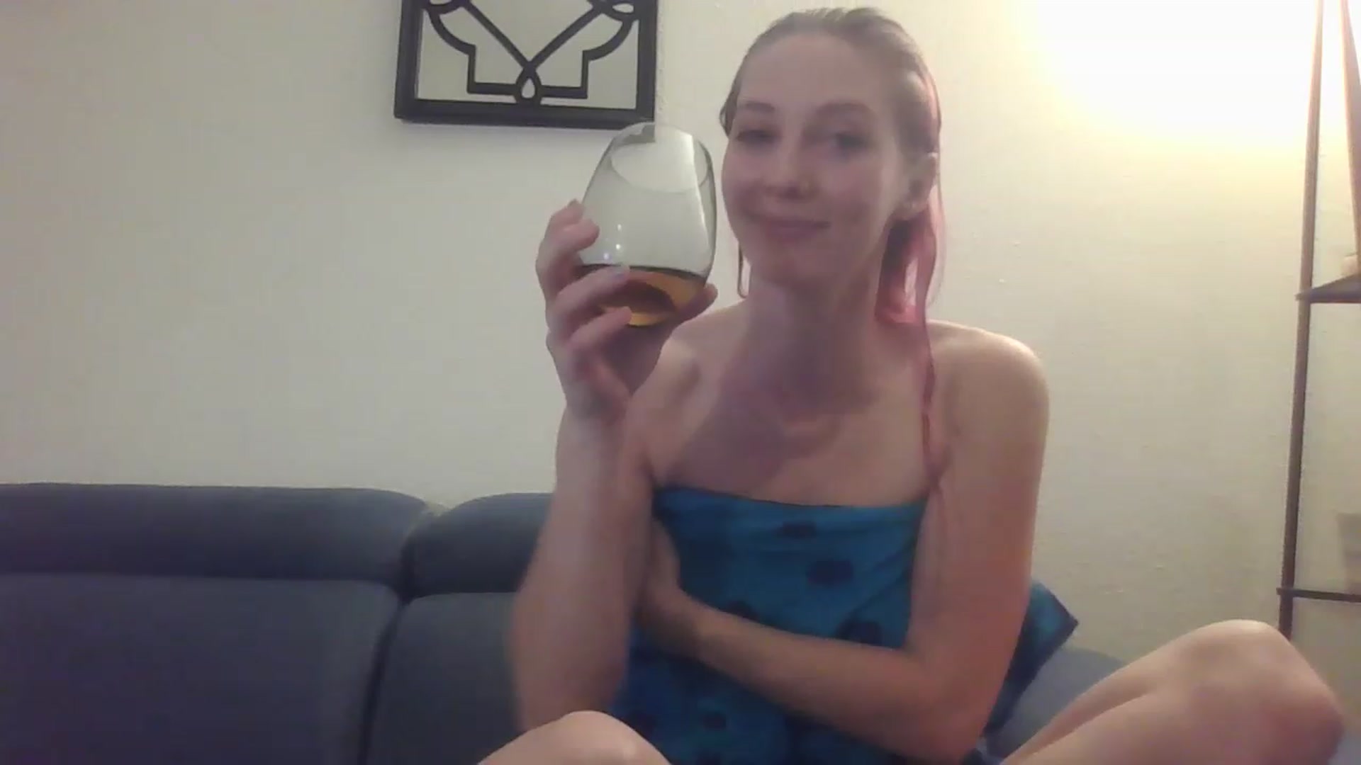 Gallery image thumbnail from Ashlynnelocks's myfreecams stream on, 12/06/2022, 24:59 image 18 of 20