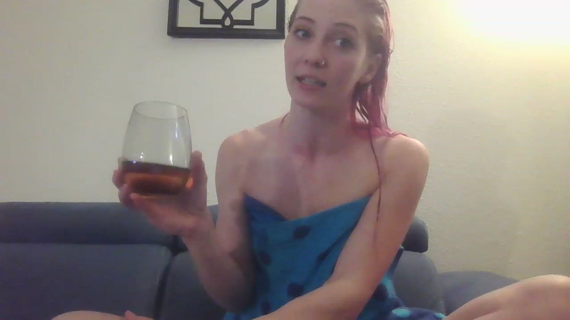 Gallery image thumbnail from Ashlynnelocks's myfreecams stream on, 12/06/2022, 24:59 image 13 of 20
