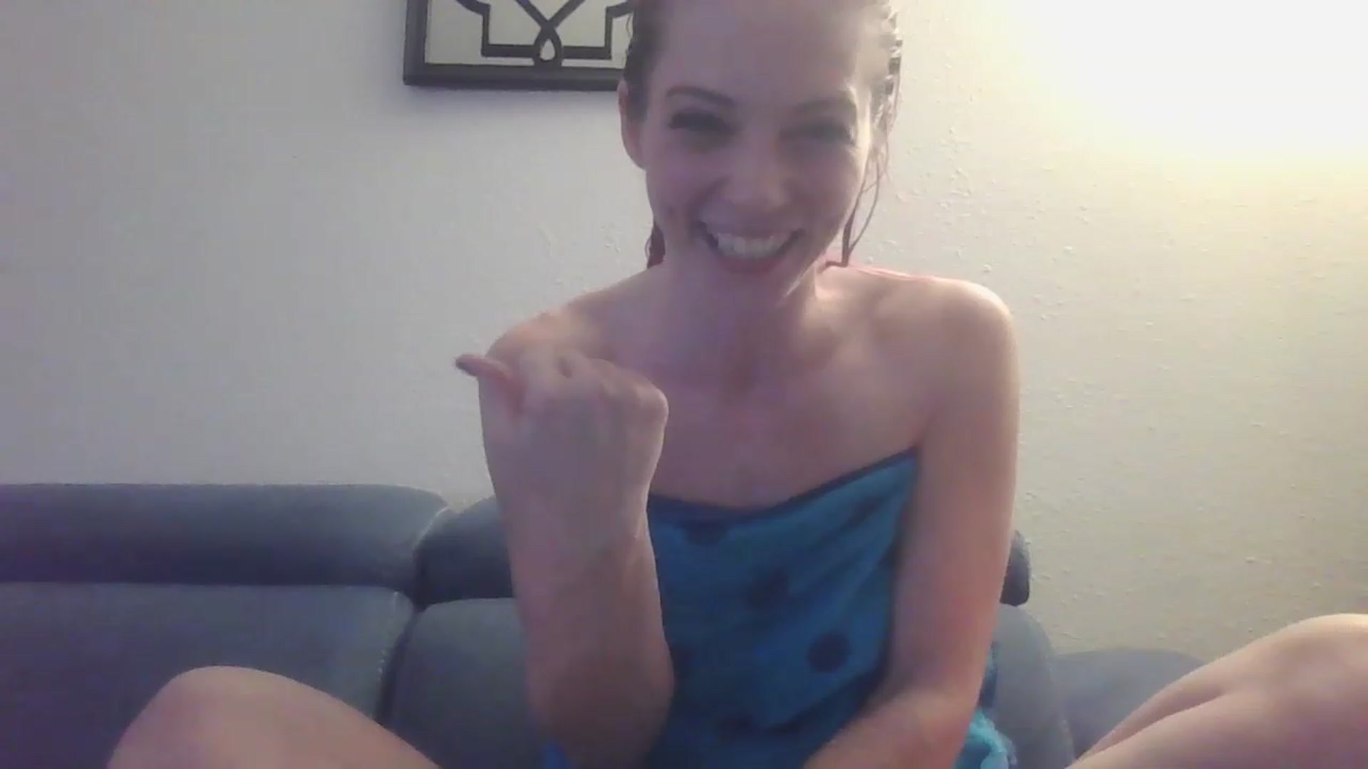 Gallery image thumbnail from Ashlynnelocks's myfreecams stream on, 12/06/2022, 24:59 image 9 of 20