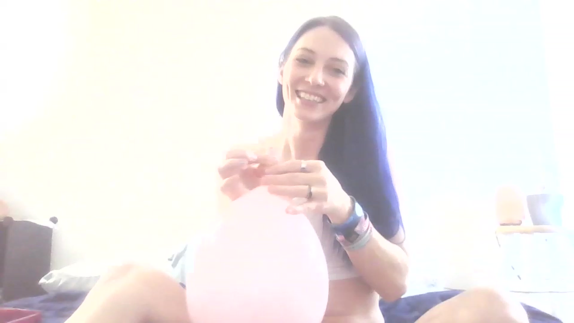 Gallery image thumbnail from Ashlynnelocks's myfreecams stream on, 12/12/2022, 22:34 image 18 of 20